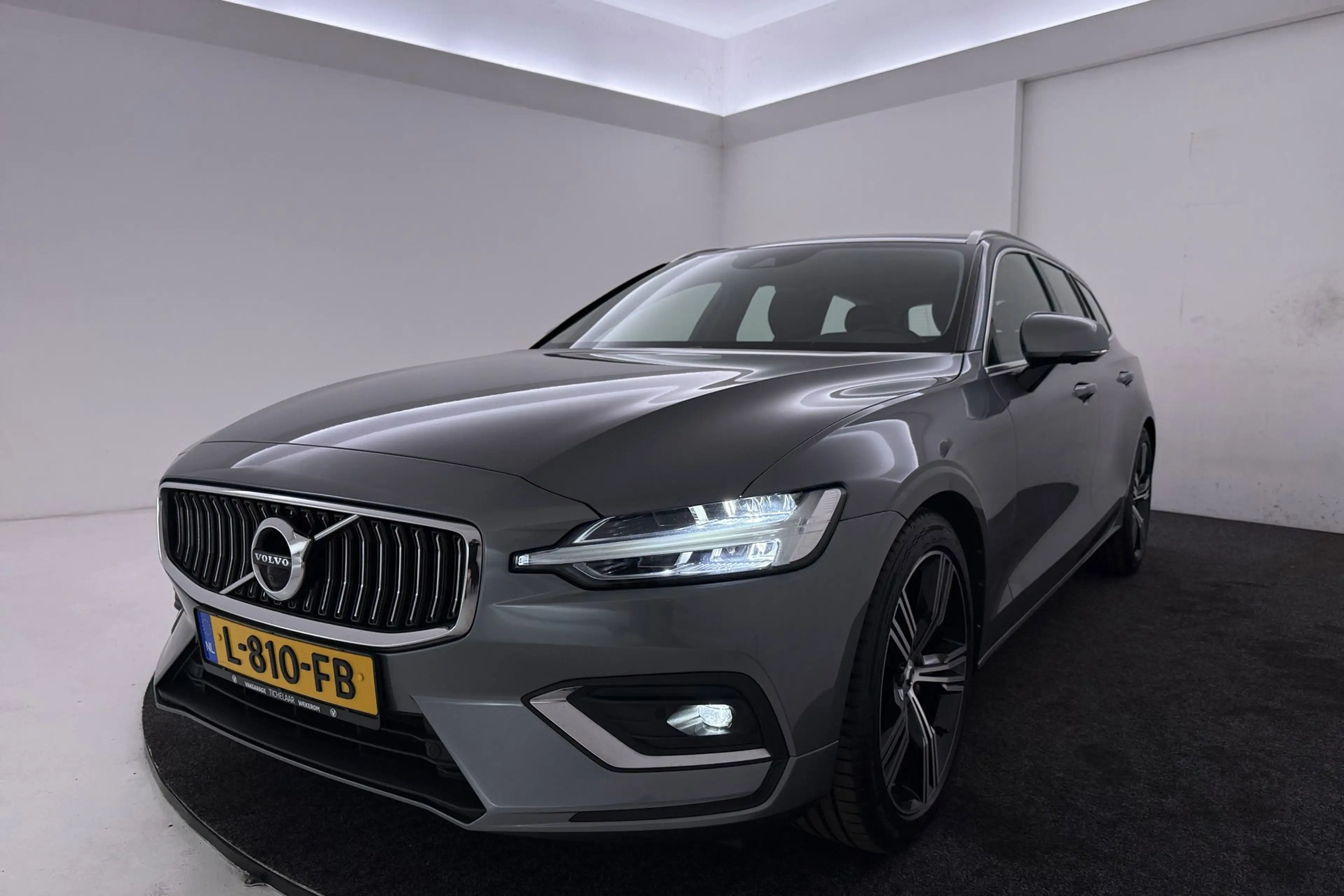 Volvo V60 2.0 B4 Inscription | Trekhaak | Org NL | Comfortst — photo 48