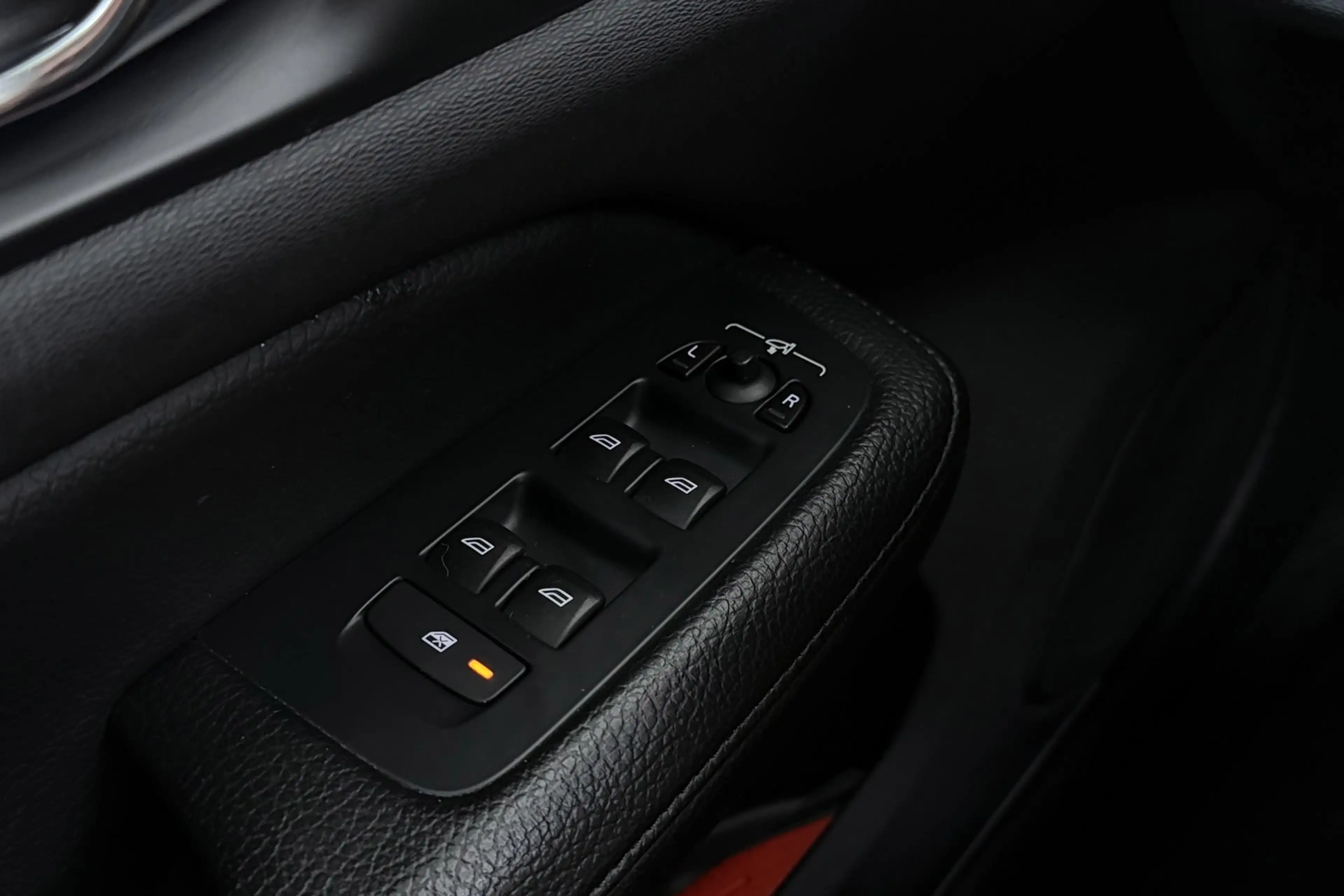 Volvo V60 2.0 B4 Inscription | Trekhaak | Org NL | Comfortst — photo 37