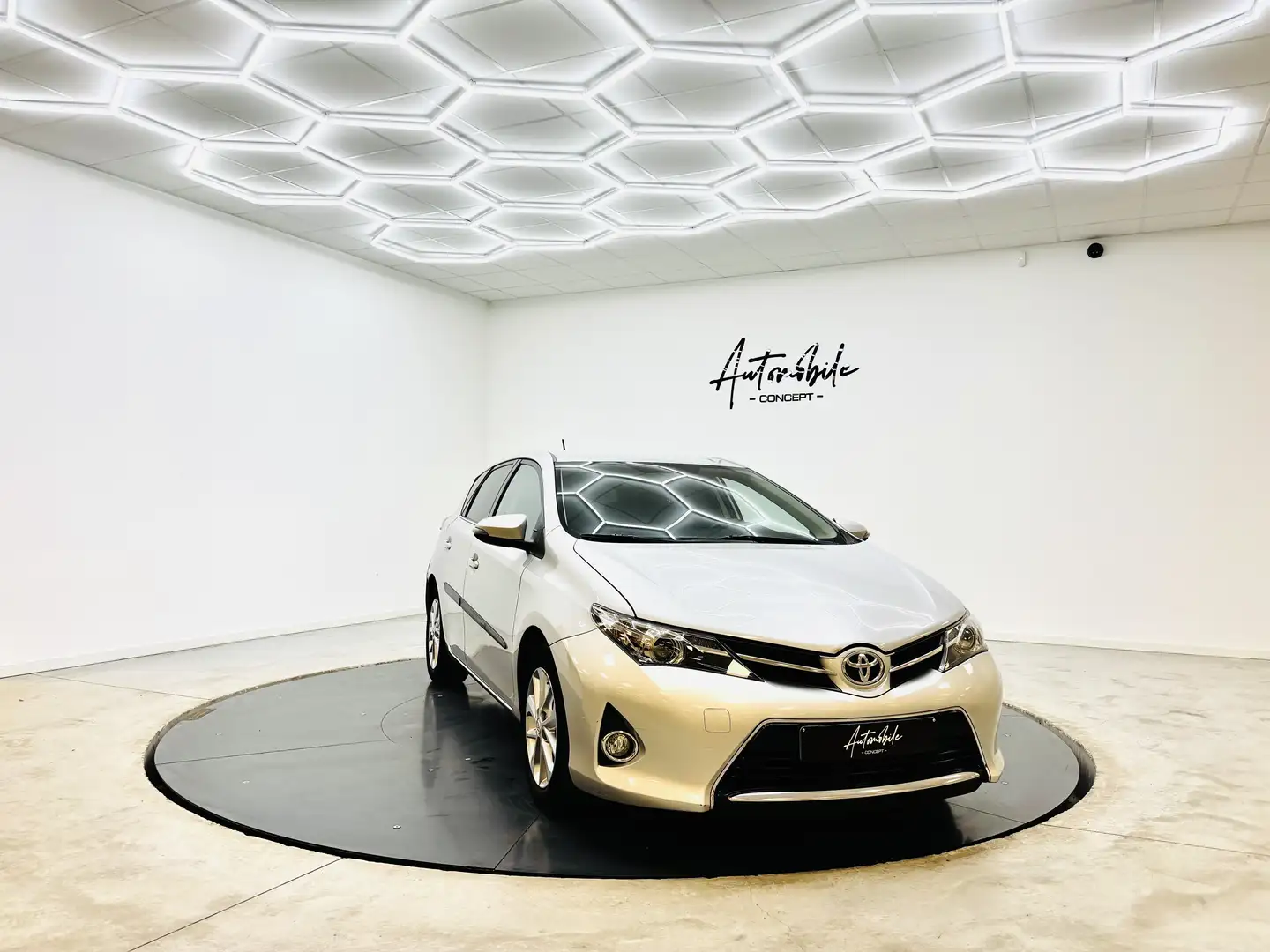 Toyota Auris ✅1AN GARANTIE✅CAMERA DE RECUL✅REMORQUE✅AIR Argent - 2