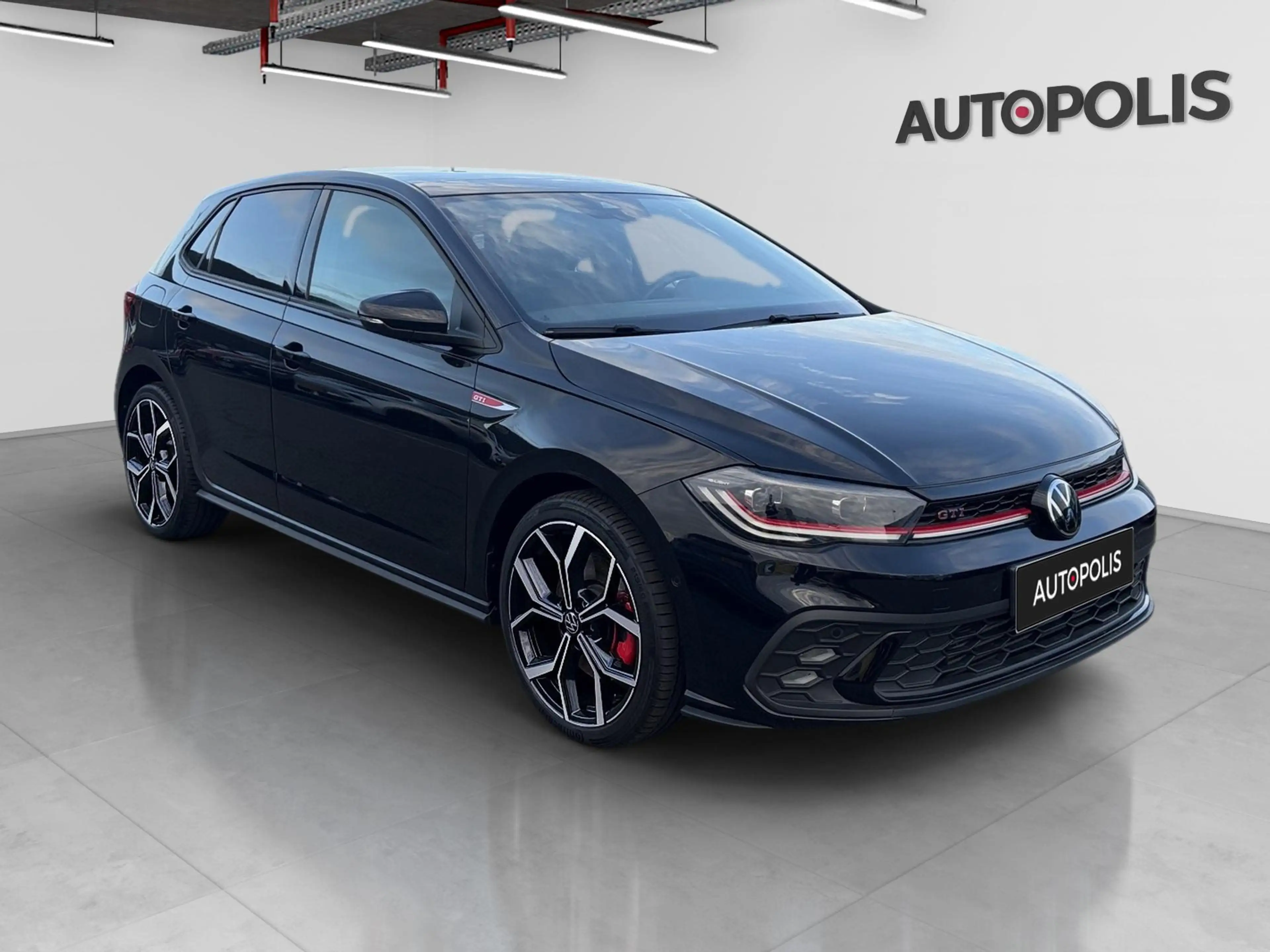 Volkswagen Polo GTI 2.0 TSI 152kW DSG7 — photo 11