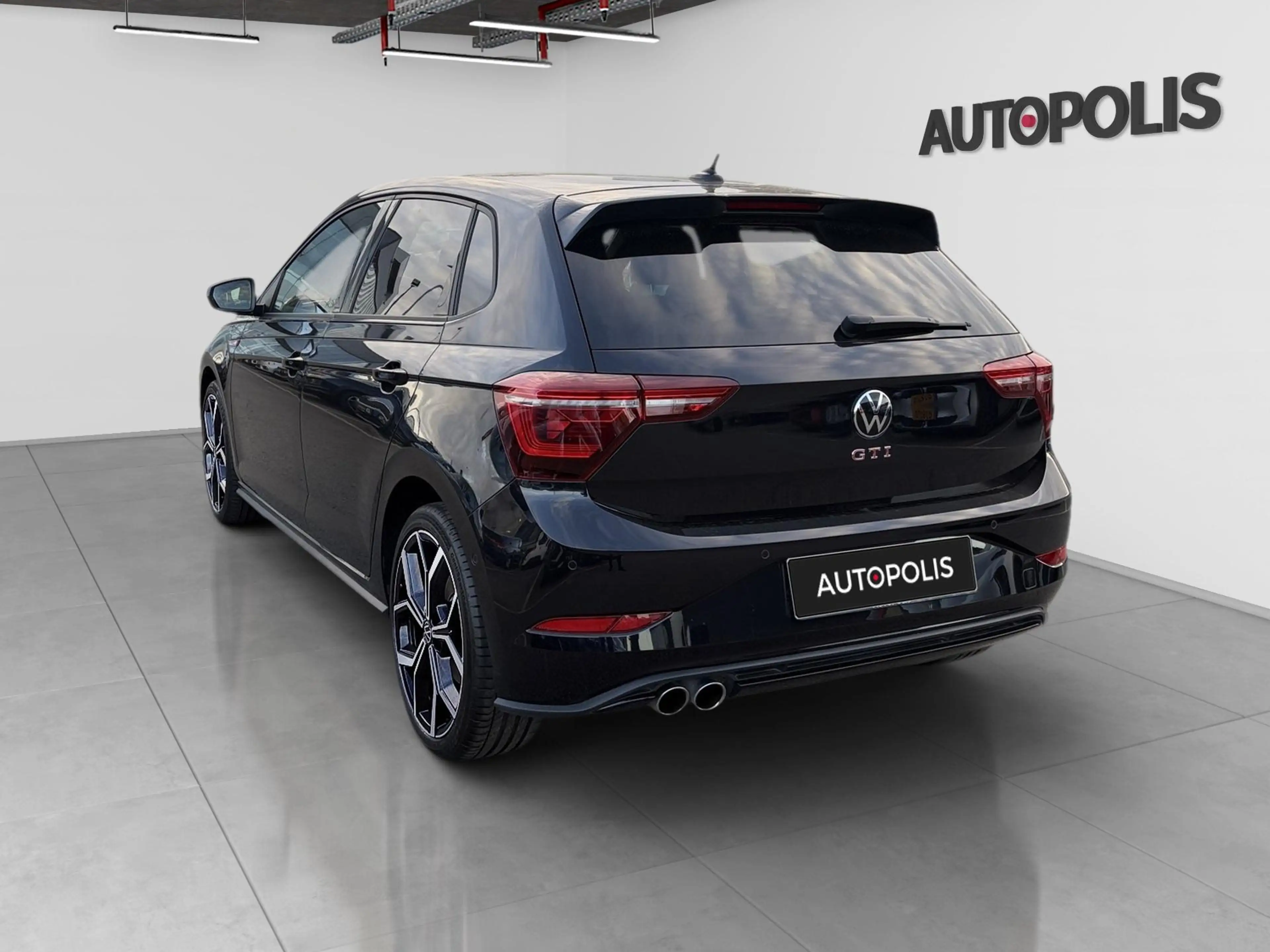 Volkswagen Polo GTI 2.0 TSI 152kW DSG7 — photo 12