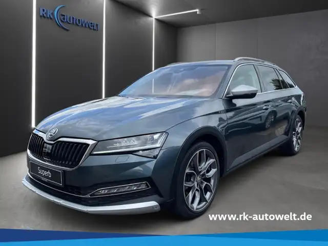 Skoda Superb Combi SCOUT 2.0 TDI DSG 4X4 ACC AHK CANTON KAMERA