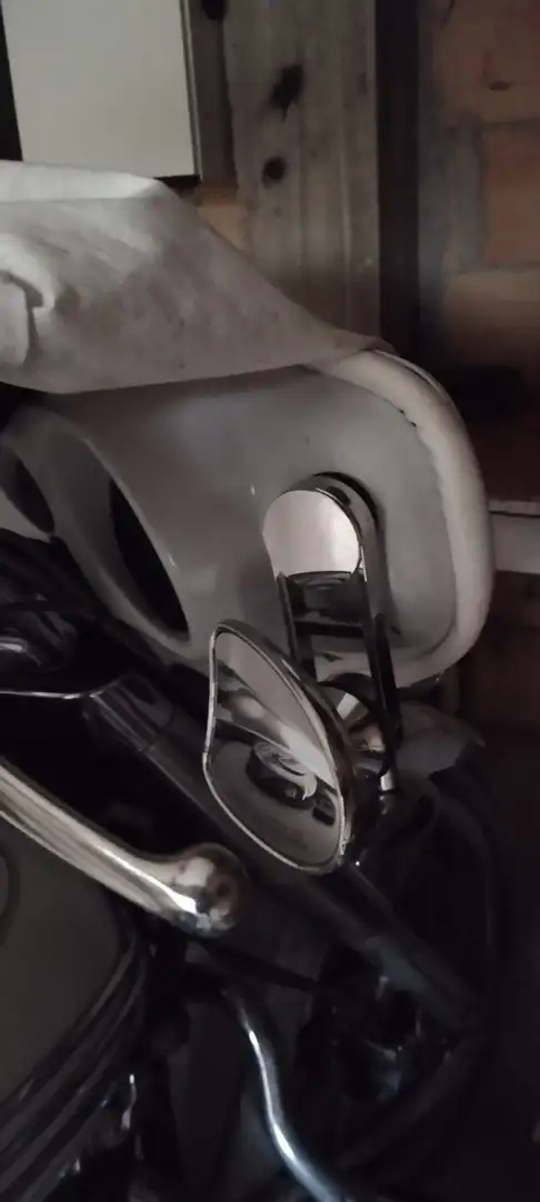 Yamaha XV 1900 seconda serie esente da problemi alla 3 marcia White - 2