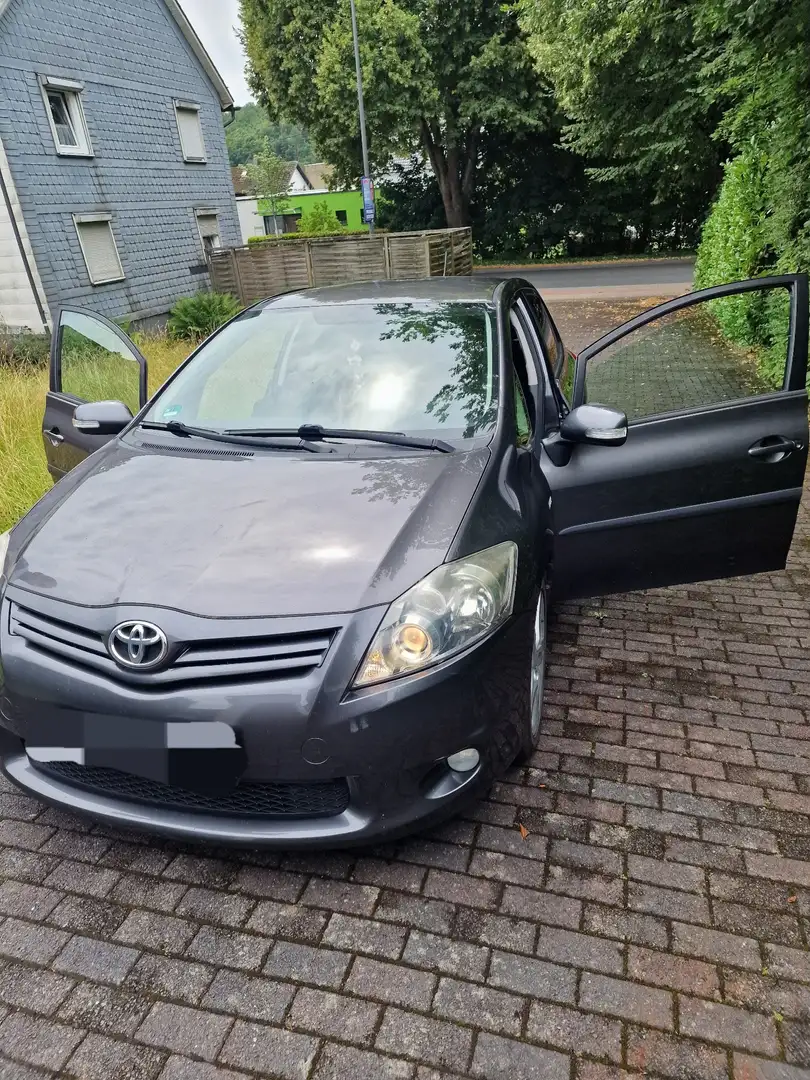 Toyota Auris Club Gri - 1