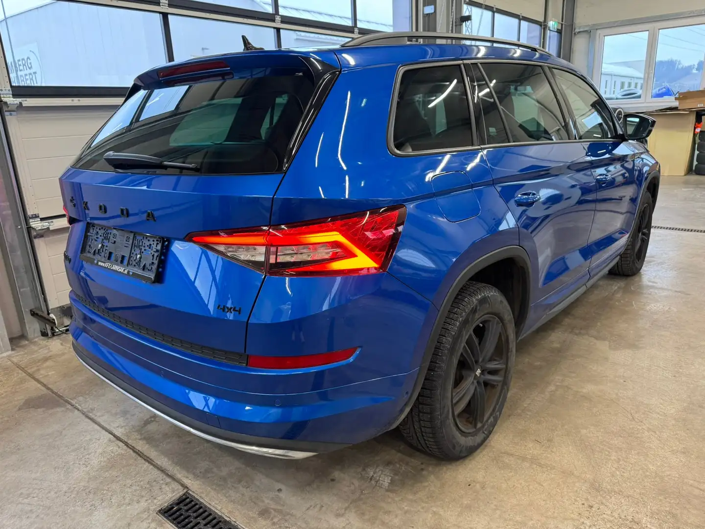 Skoda Kodiaq Sportline 4x4 ACC/Navi/RFK/Canton/AHK Blau - 2