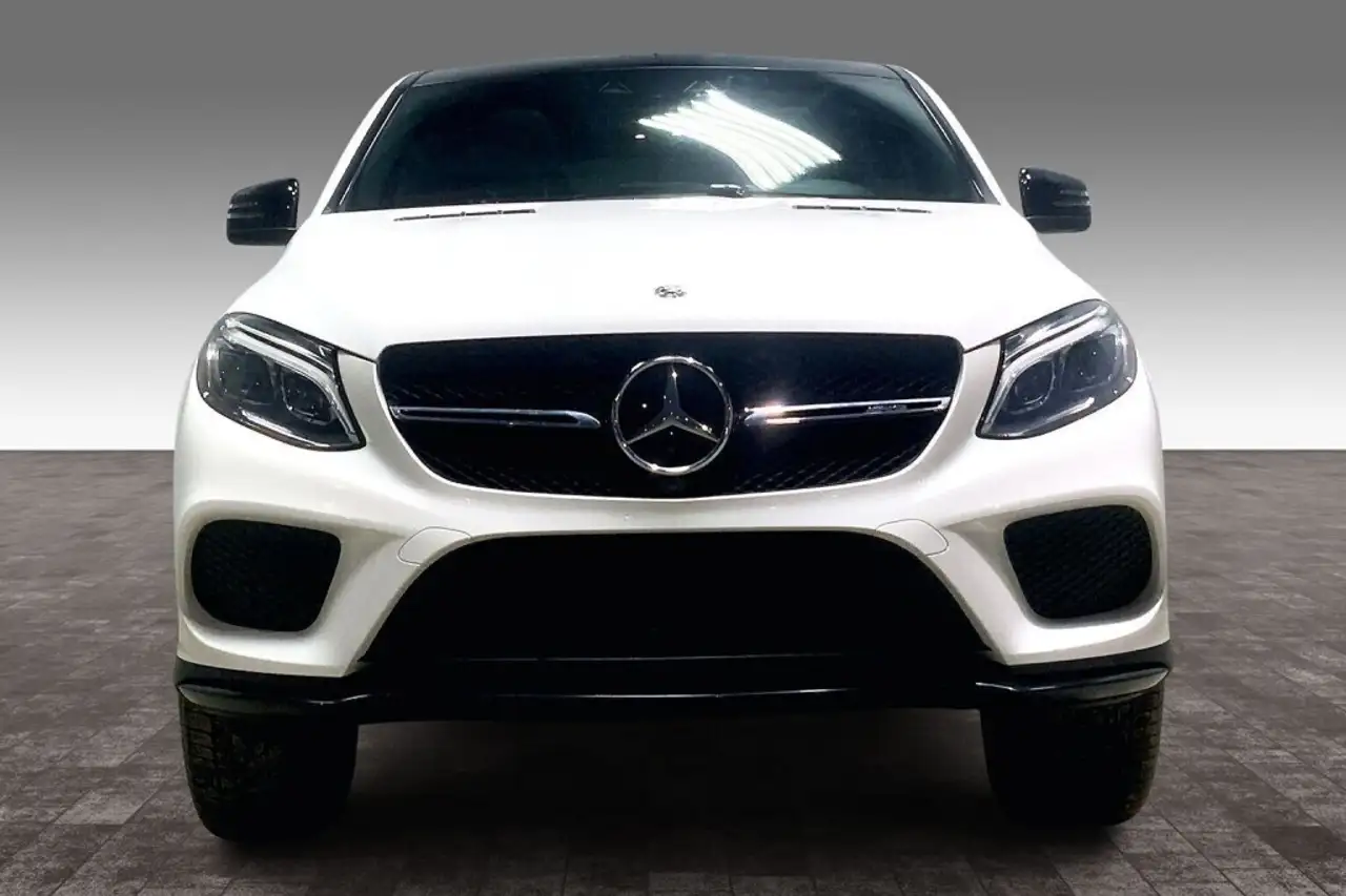 Mercedes-Benz GLE снимка Mercedes-Benz GLE