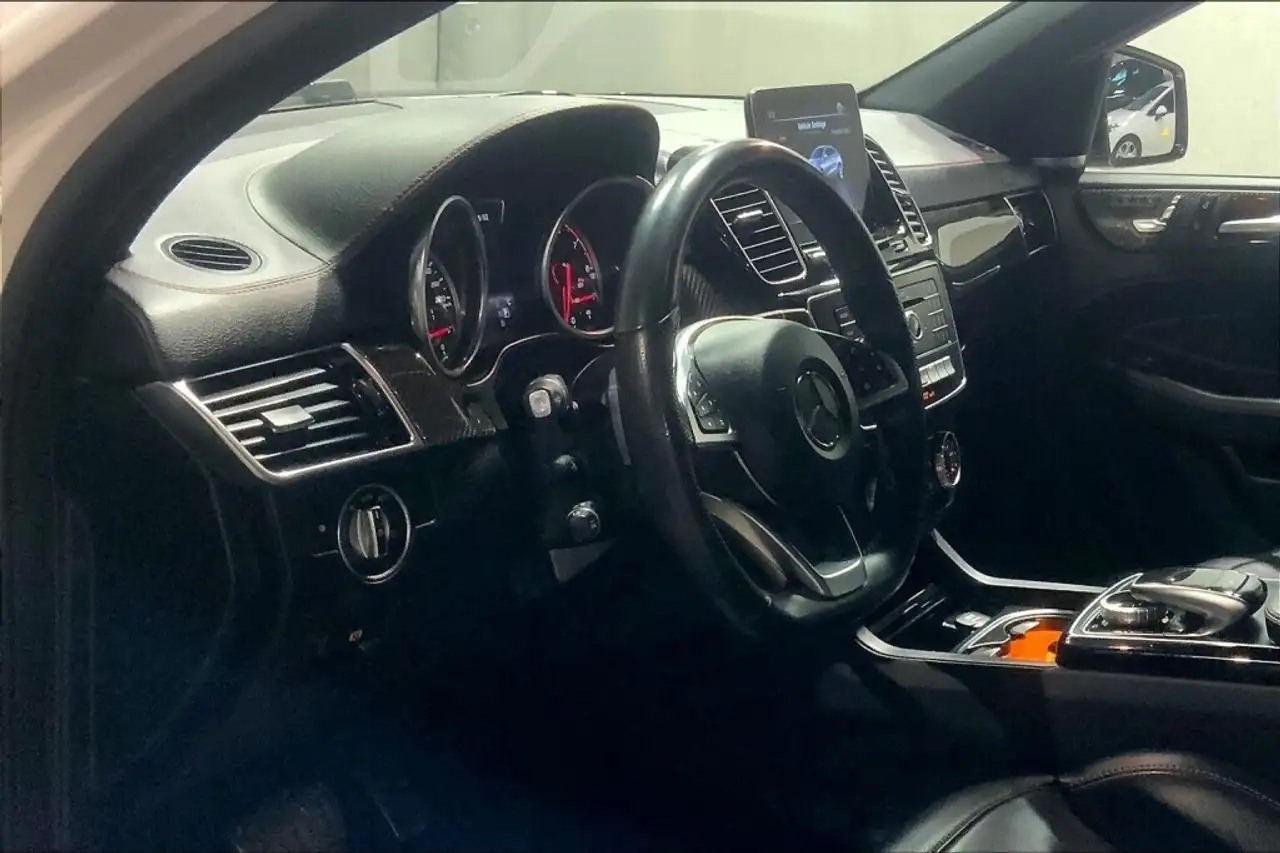 Mercedes-Benz GLE снимка Mercedes-Benz GLE