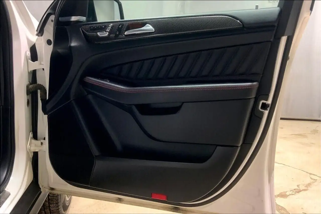 Mercedes-Benz GLE снимка Mercedes-Benz GLE