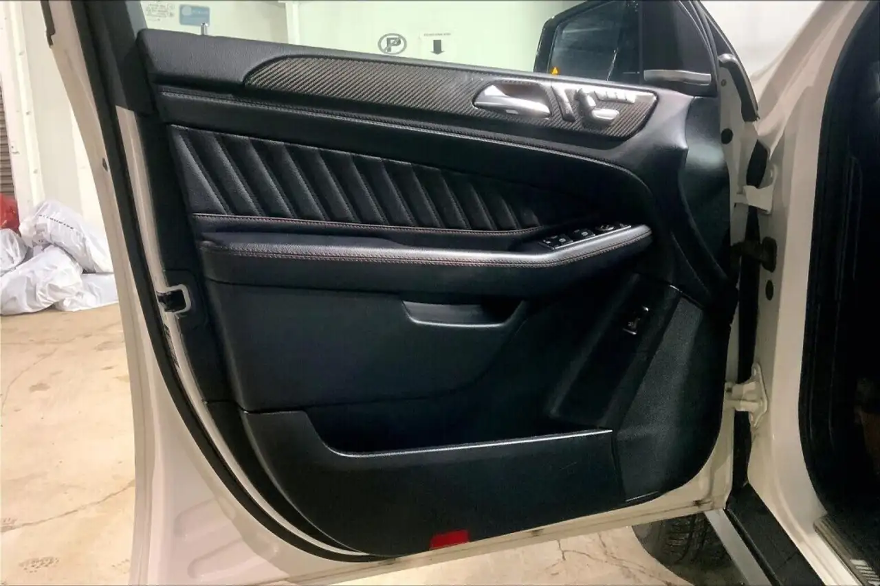 Mercedes-Benz GLE снимка Mercedes-Benz GLE