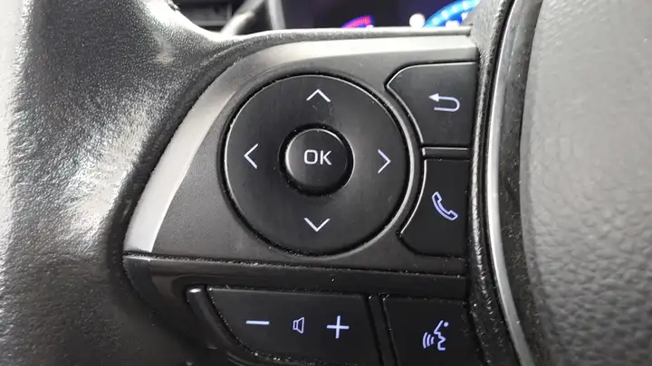Toyota Auris 2022, foto 18