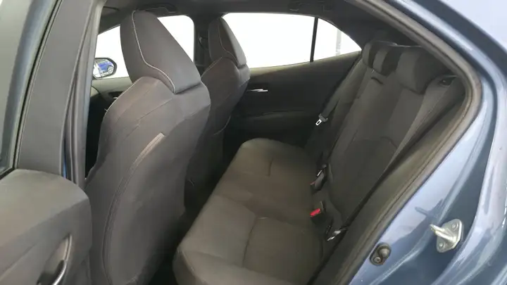 Toyota Auris 2022, foto 11