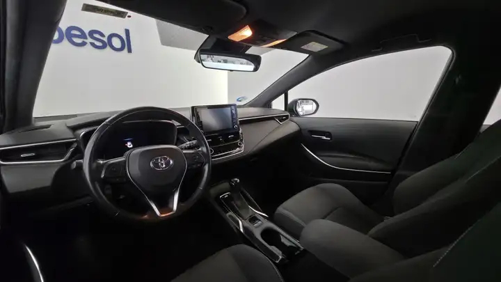 Toyota Auris 2022, foto 8