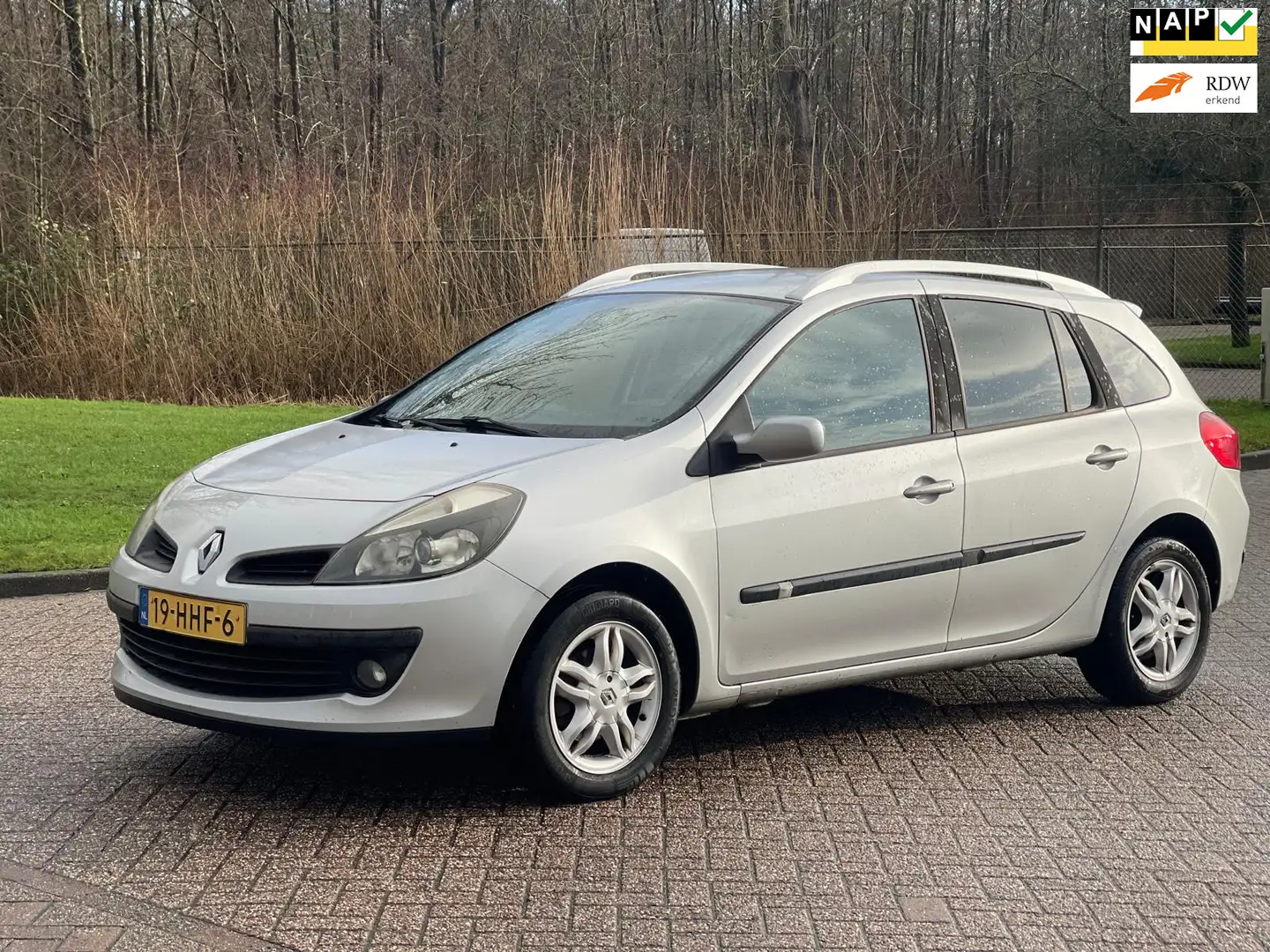 Renault Clio Estate 1.2 TCE Dynamique/APK TOT 19-07-2026 Grau - 1