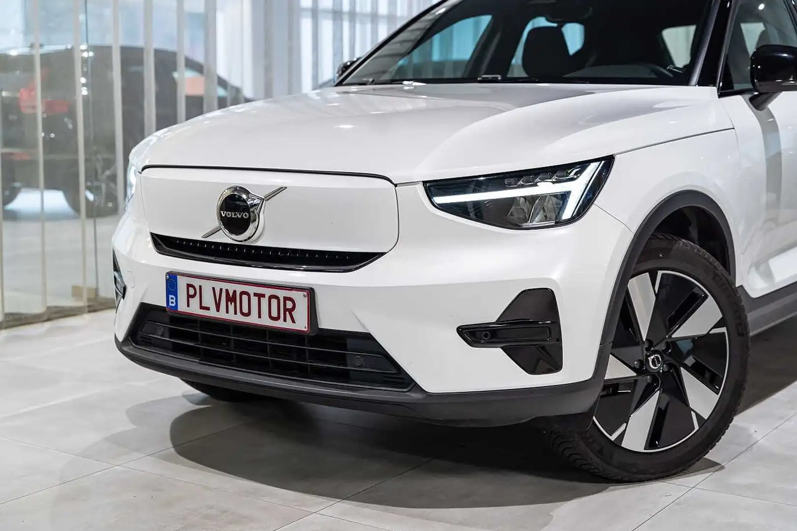 Volvo XC40 Recharge Core, SM Extended Range Bianco - 2