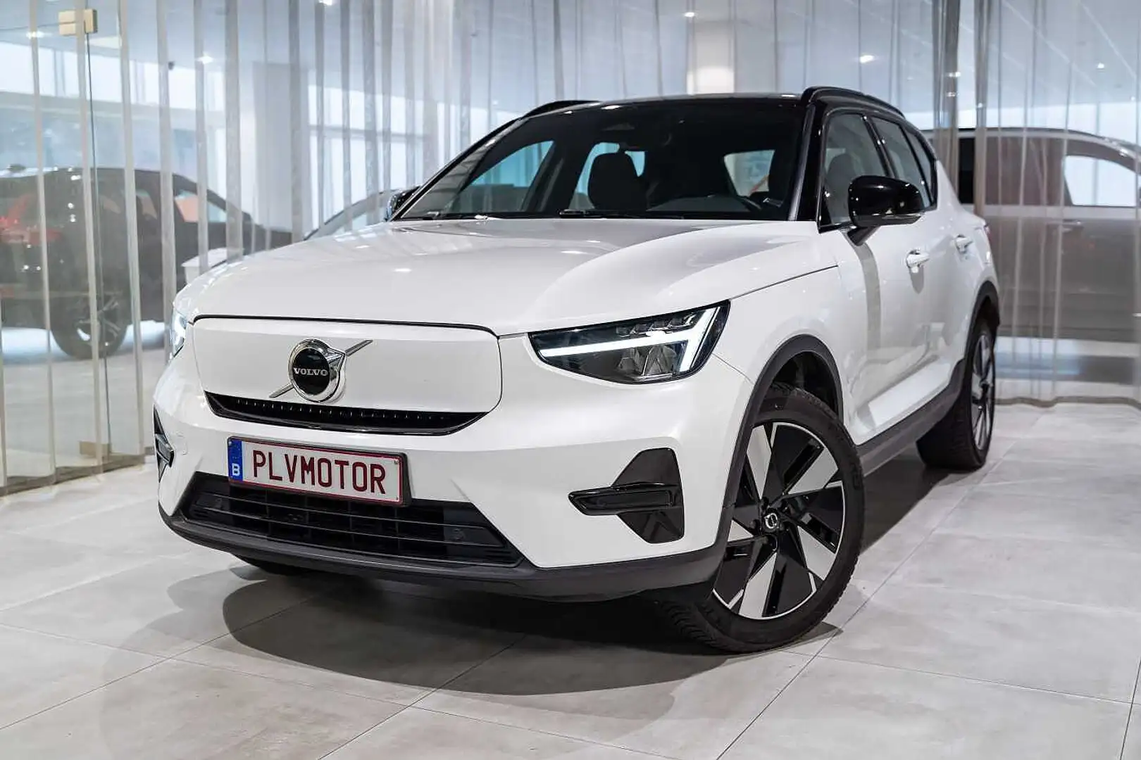 Volvo XC40 Recharge Core, SM Extended Range Bianco - 1