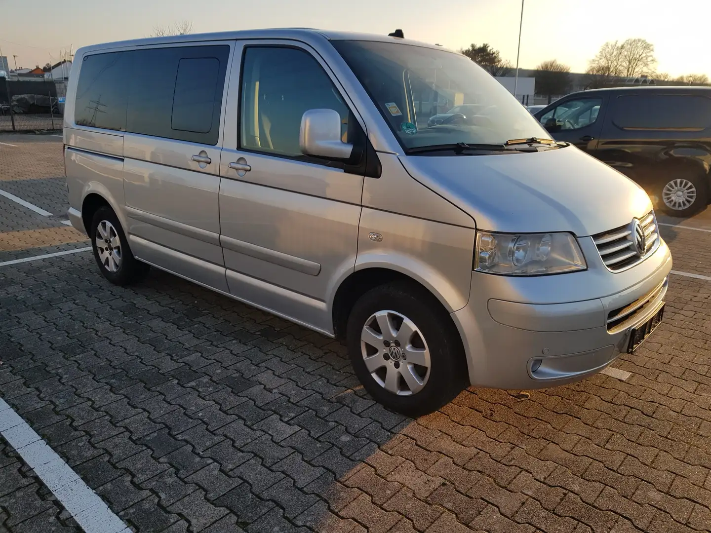 Volkswagen T5 Multivan Comfortline,DPF, Navi, Klima, AHK, Camper Срібний - 2