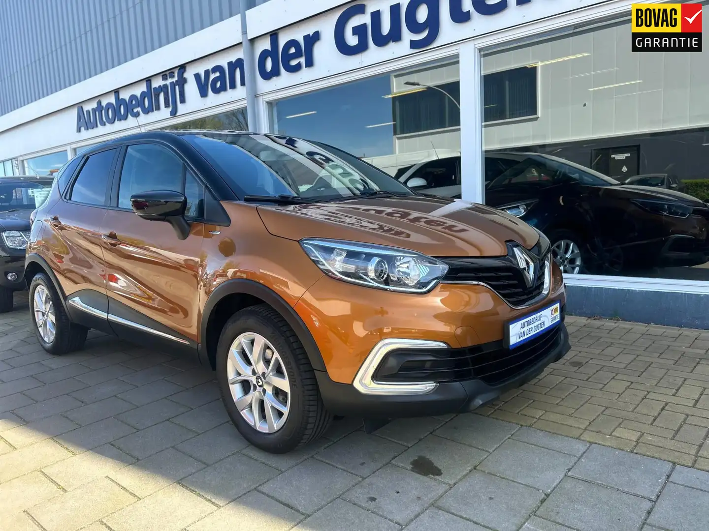 Renault Captur 0.9 TCe Limited Oranje - 1