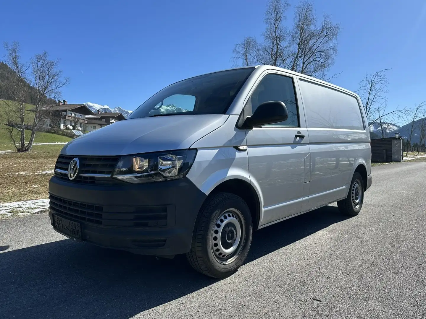 Volkswagen T6 Transporter 2,0 Tdi - Mwst ausweisbar - PDC - Klima - 1. Hand Zilver - 1