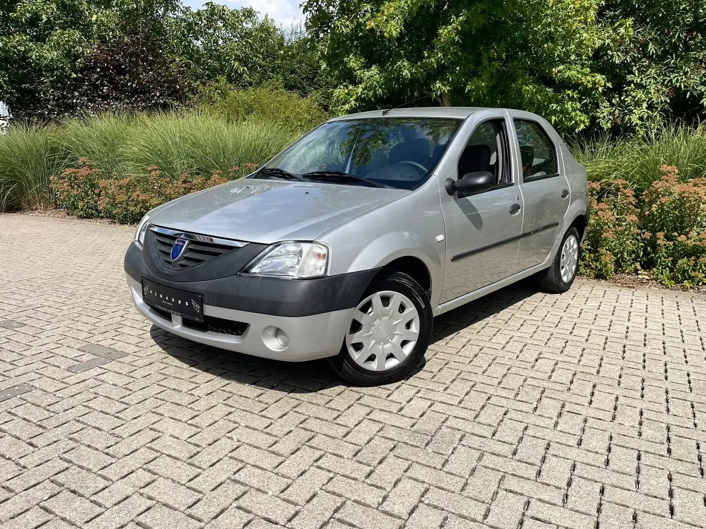 Dacia Logan 1.4i - 2008/030.000km/Benzine - Gekeurd Zilver - 1