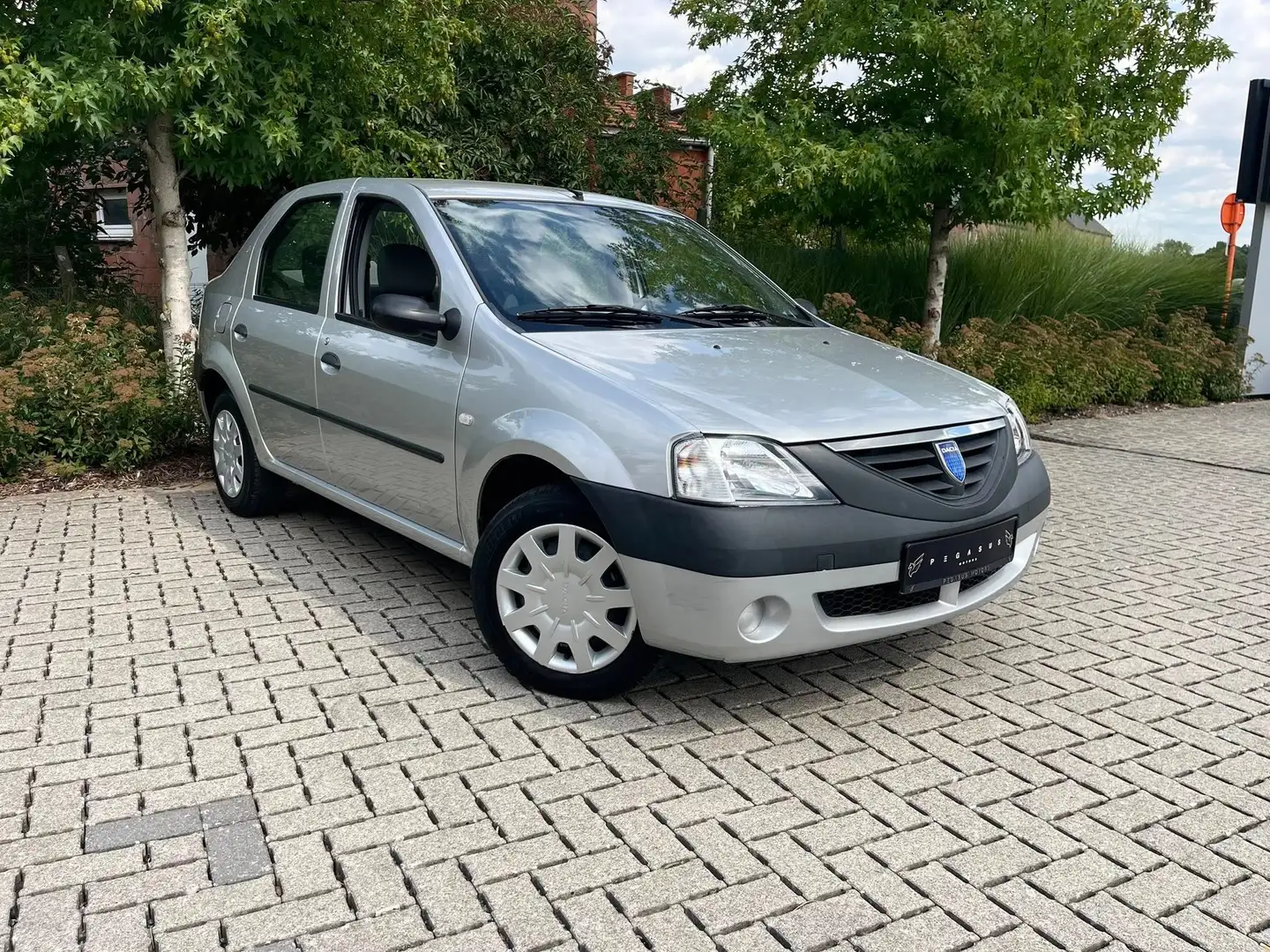 Dacia Logan 1.4i - 2008/030.000km/Benzine - Gekeurd Zilver - 2