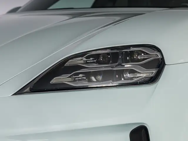 Porsche Taycan view 12