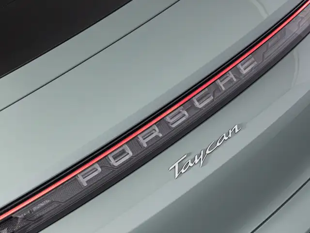 Porsche Taycan view 15