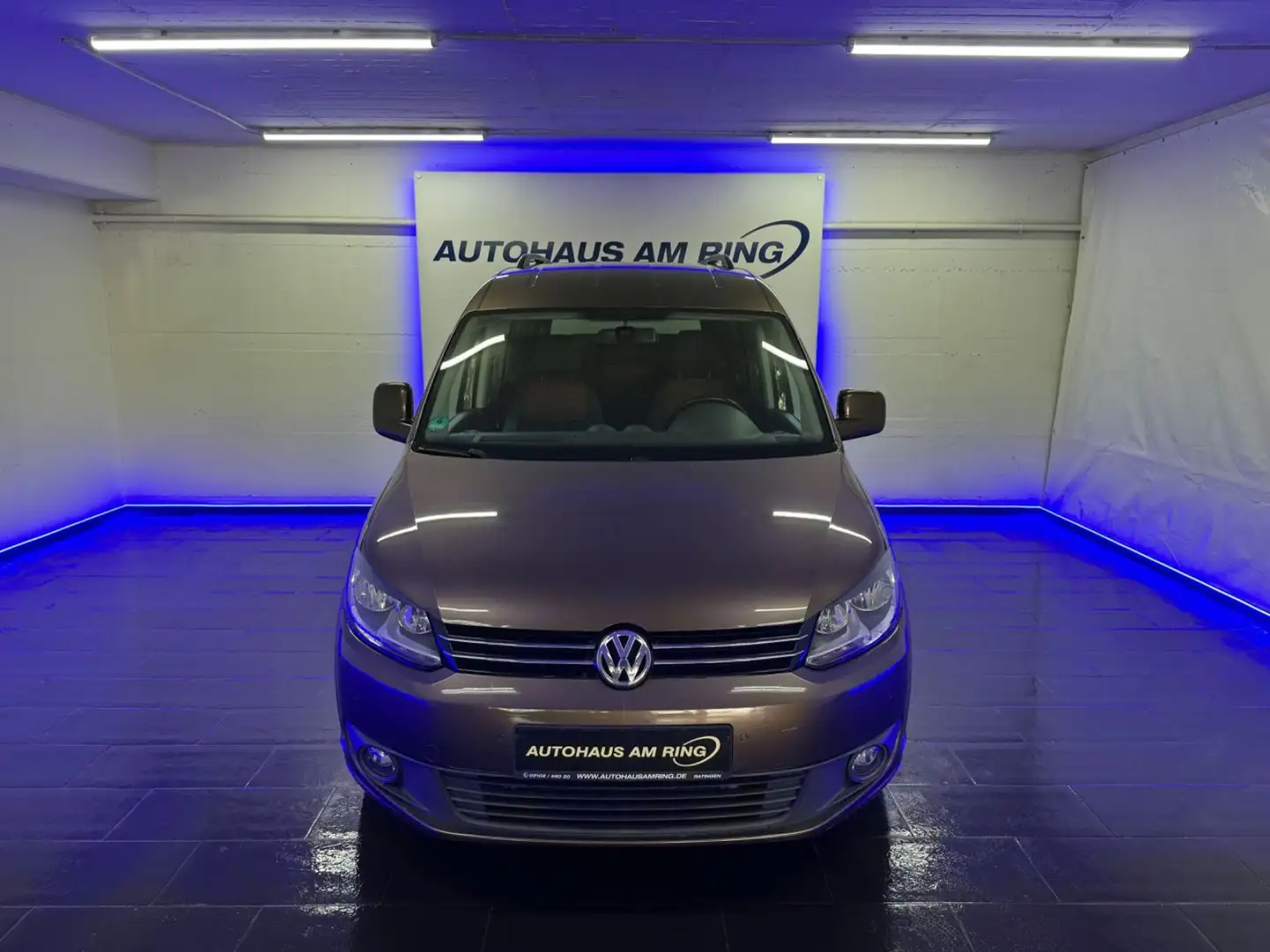 Volkswagen Caddy 2,0TDI BMT Maxi JAKO-O 1HND 7SITZ NAVI AHK Marrone - 1