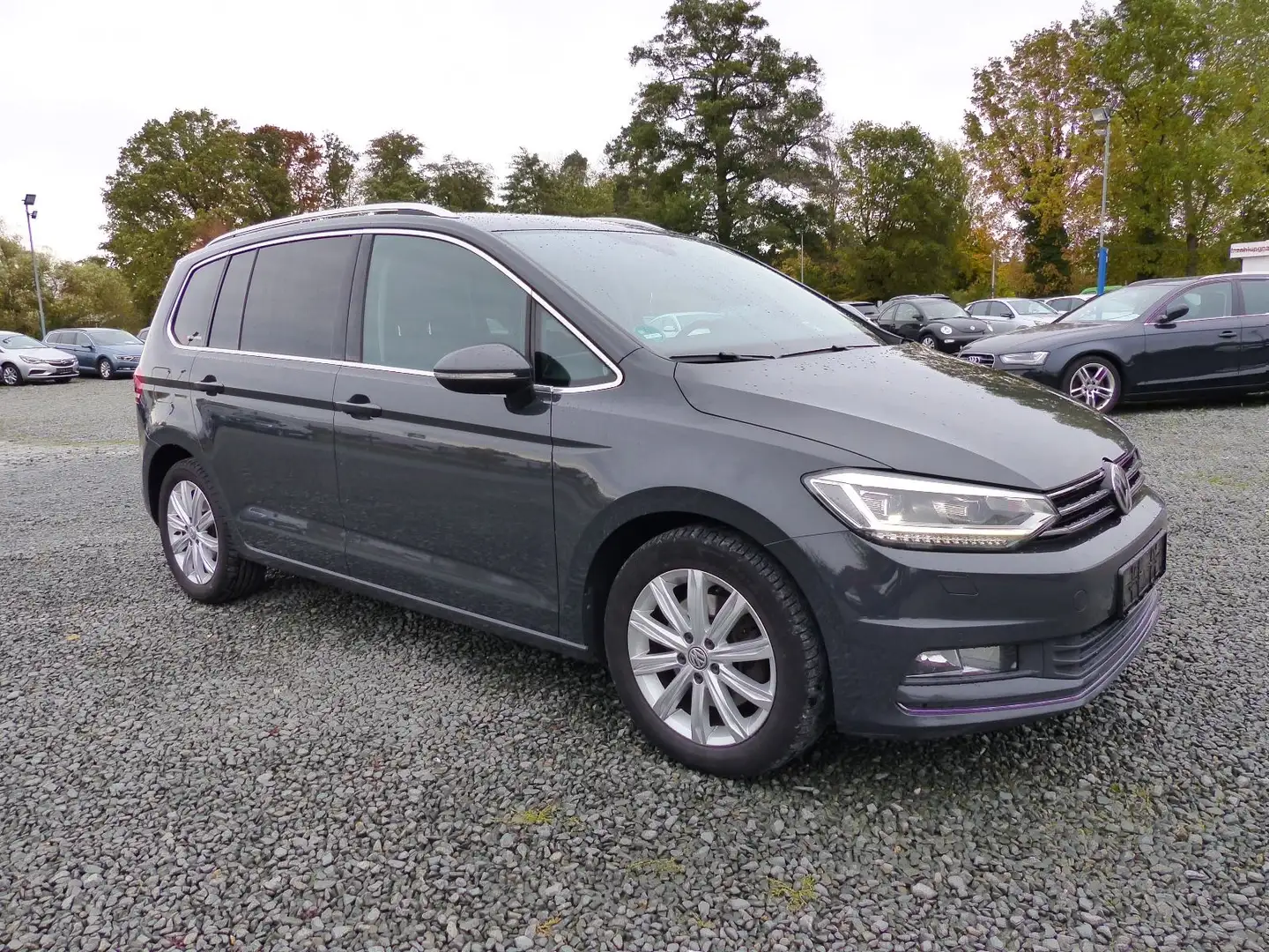 Volkswagen Touran Highline BMT*AHZV*SHZG*Scheckheft*07/27HU Grau - 2