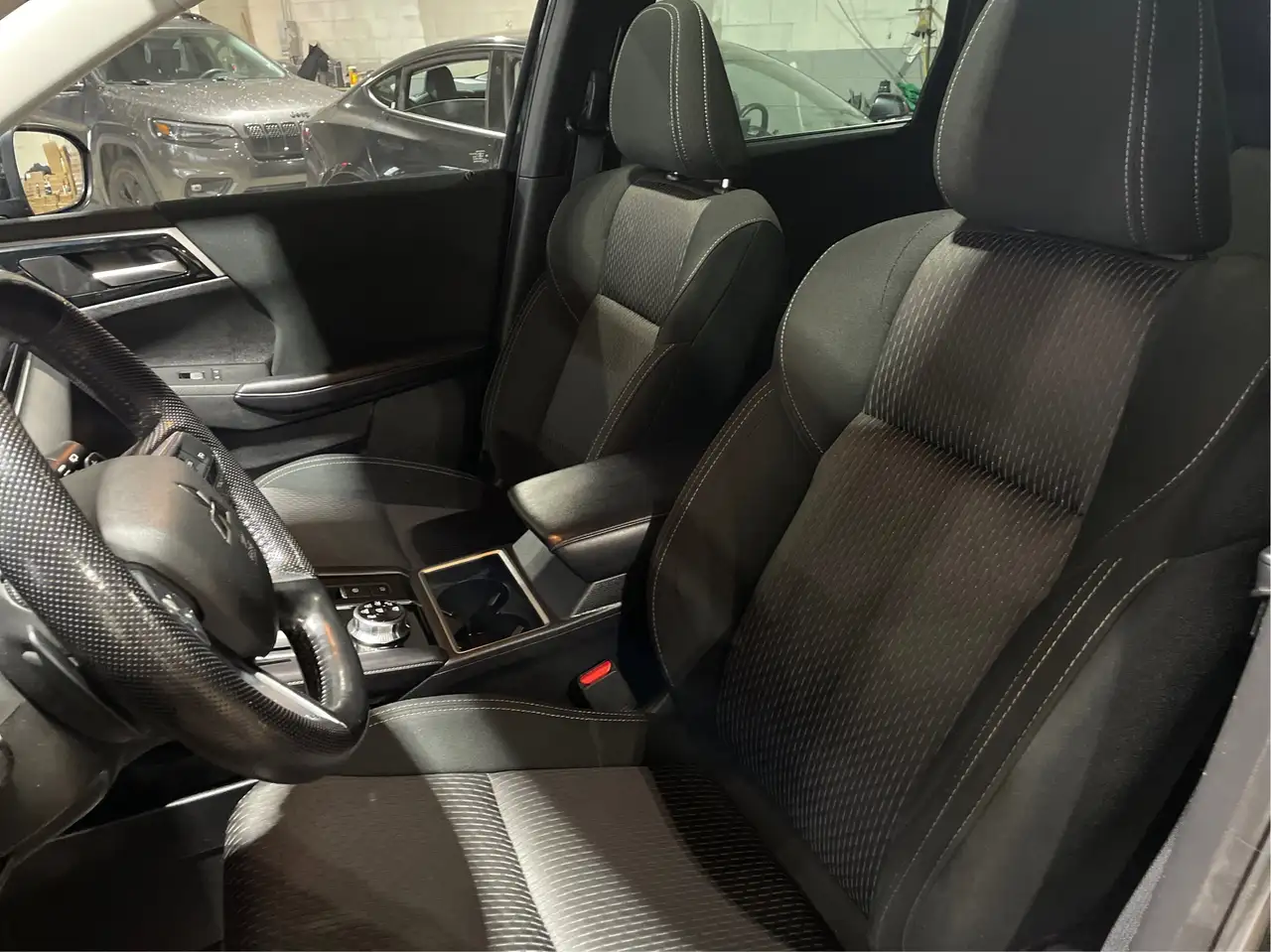 Mitsubishi Outlander снимка Mitsubishi Outlander