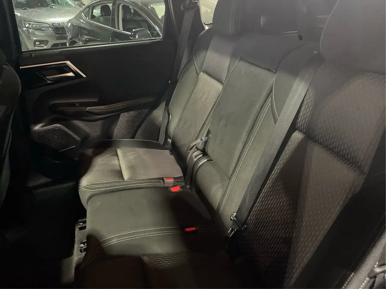 Mitsubishi Outlander снимка Mitsubishi Outlander