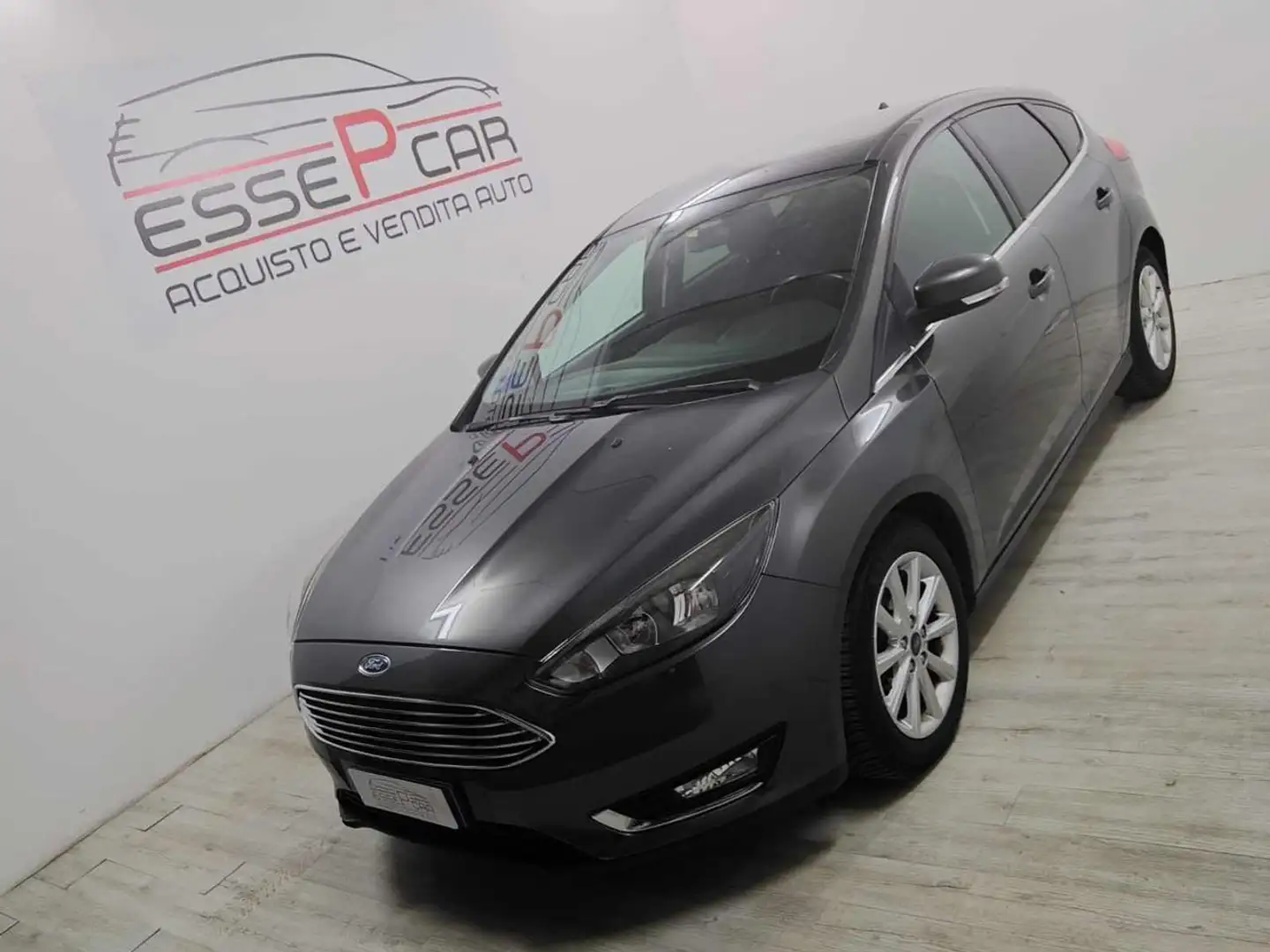 Ford Focus 1.5 TDCi 120 CV Start&Stop Plus Gris - 1