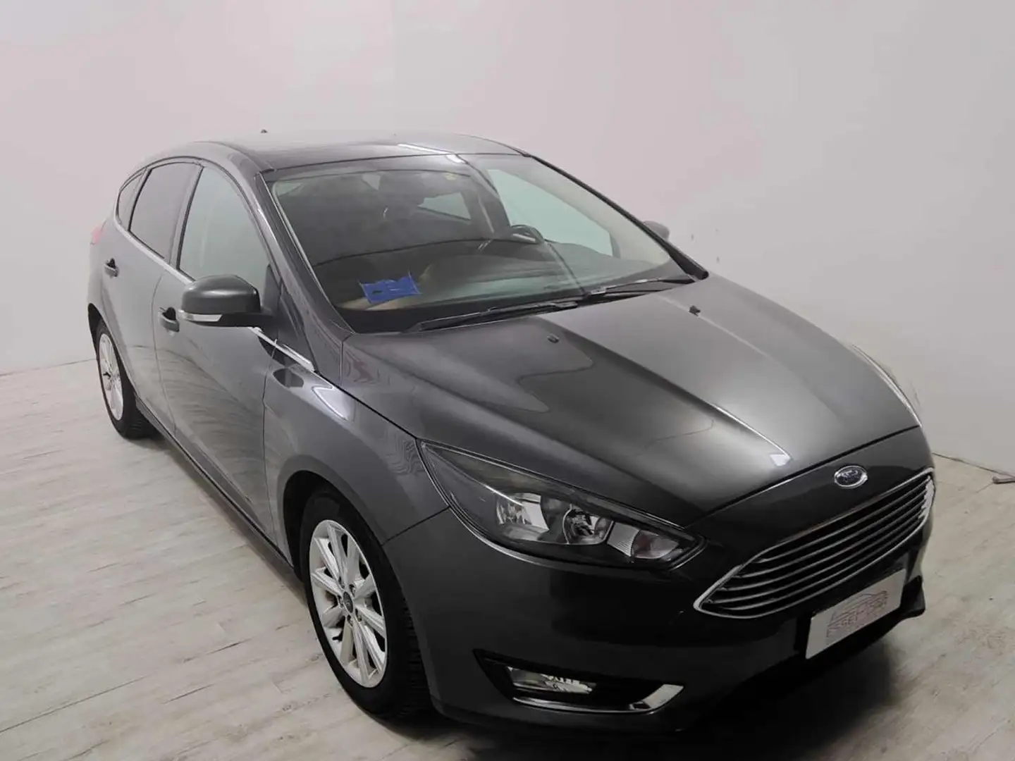 Ford Focus 1.5 TDCi 120 CV Start&Stop Plus Gris - 2