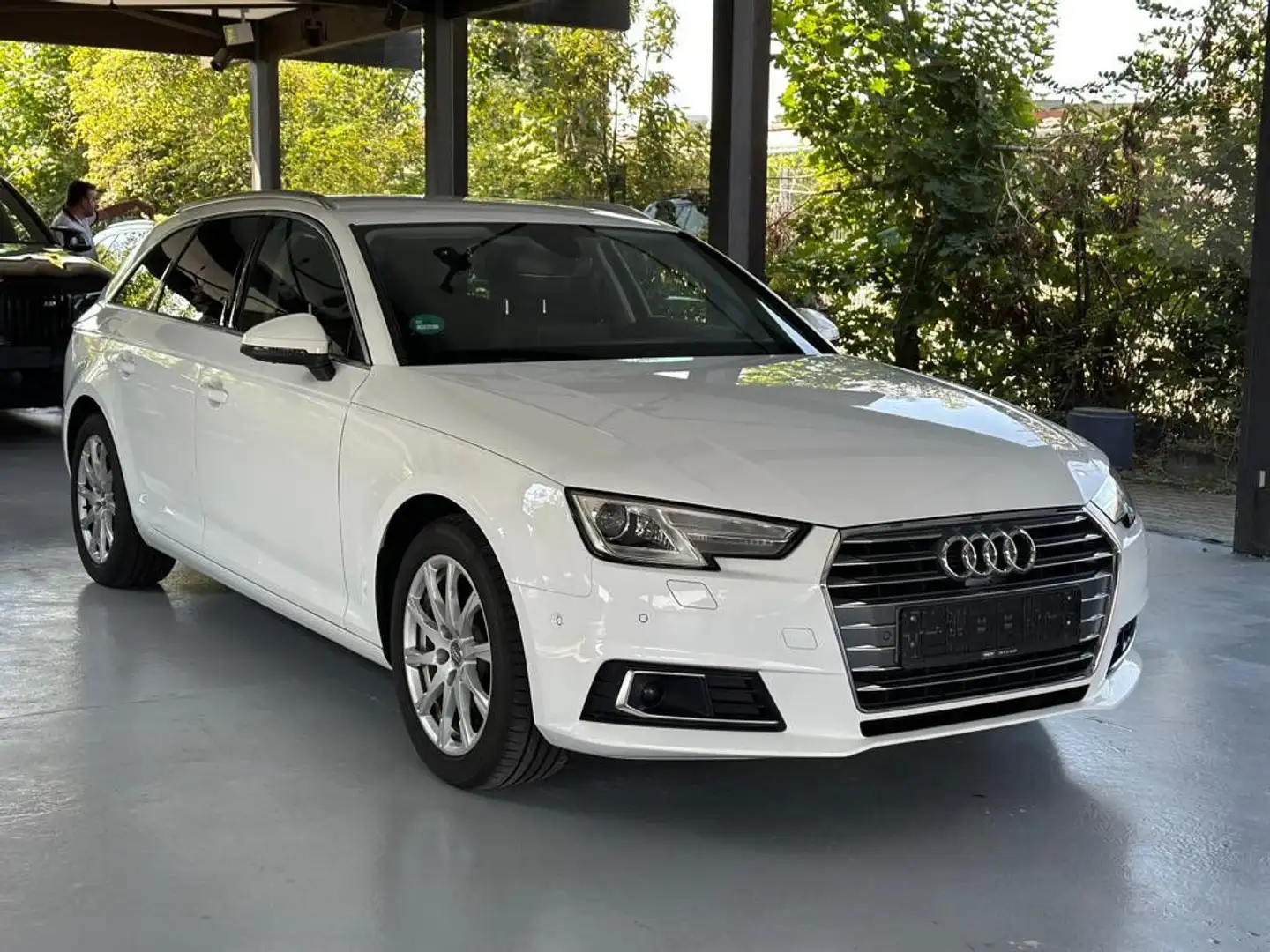 Audi A4 Avant sport-HUD-SPUR-TOT-AHK-ELK-SITZE Weiß - 1