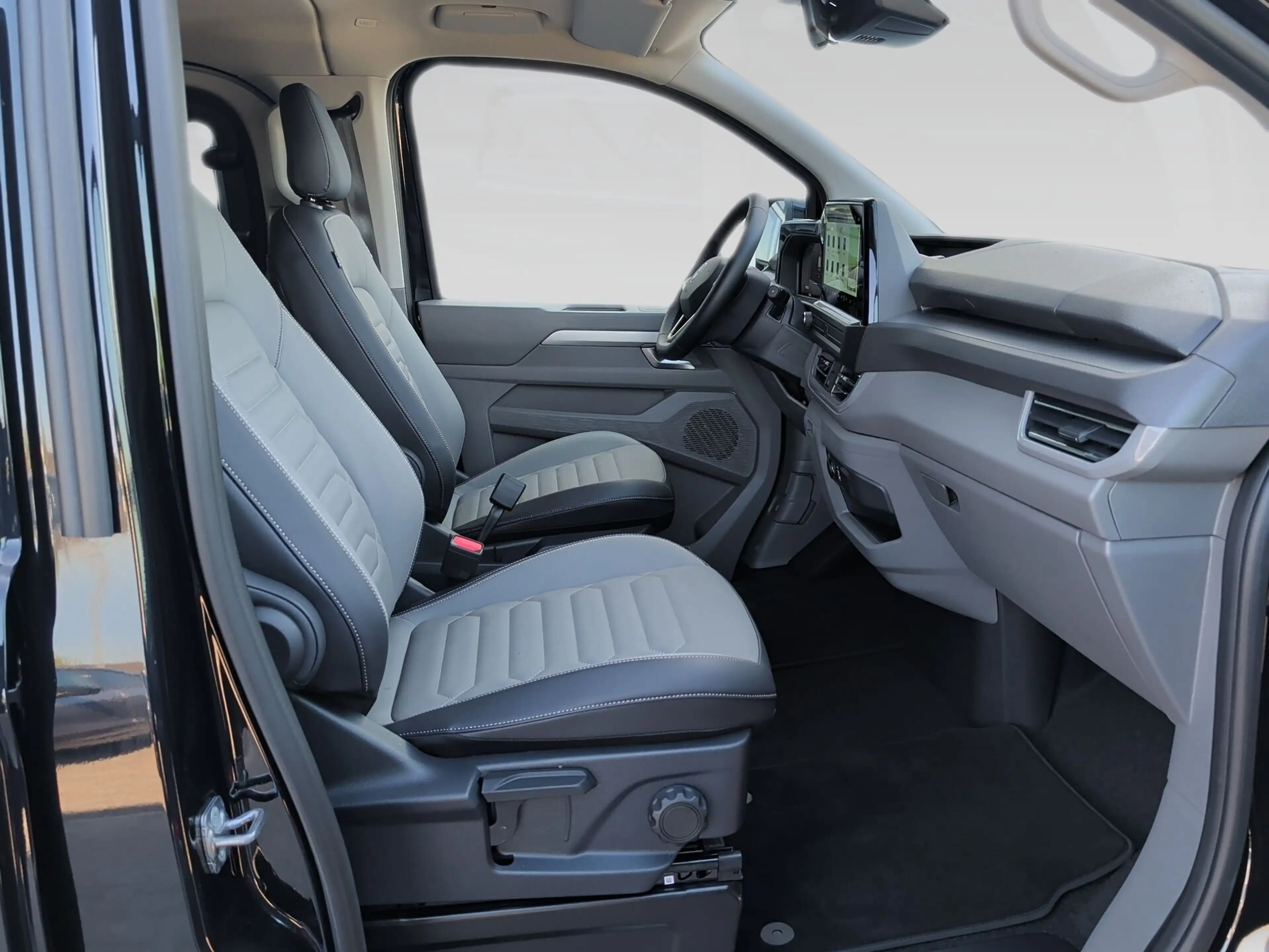 Volkswagen T7 Caravelle T7 e-Caravelle Style 8Sitze+AHK+Leder+19Z+Harman+N — photo 11