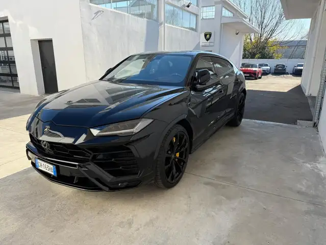 2021 Lamborghini Urus in Black for sale