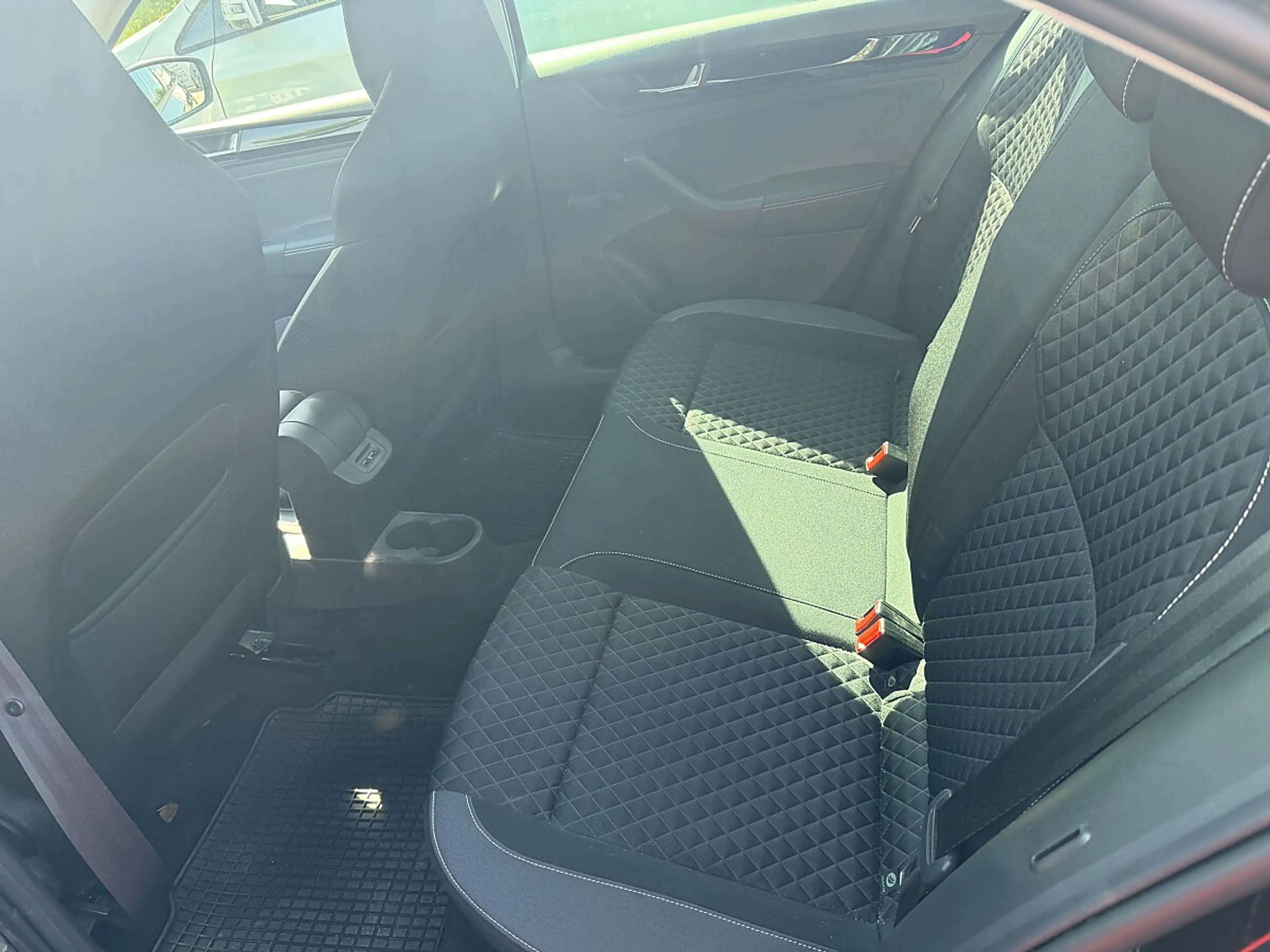 Skoda Rapid/Spaceback Rapid 1.6 TDI Sport Green Tec — photo 13