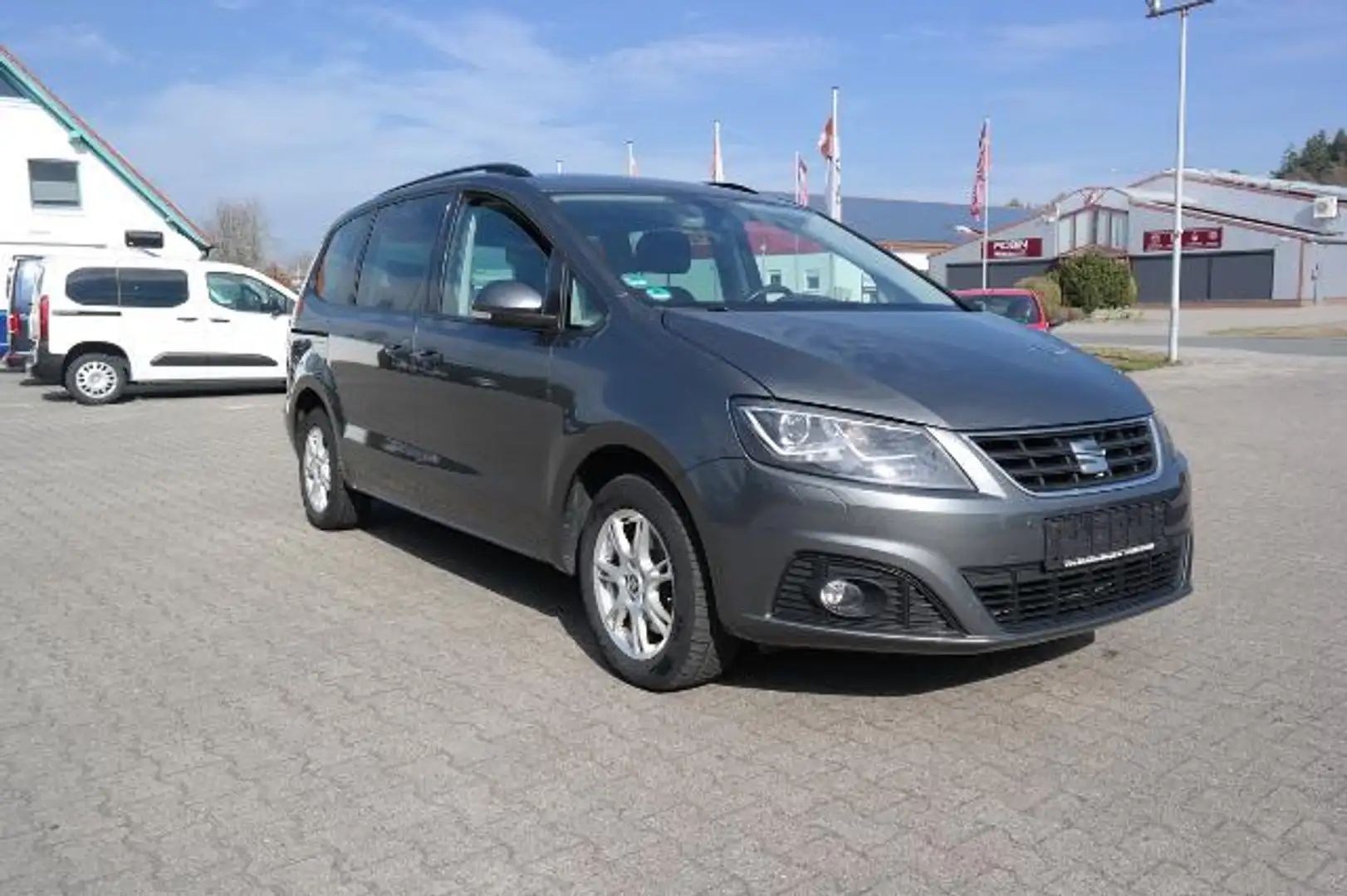SEAT Alhambra 2.0 TDI Style AHK / NAVI /7 Sitze Gris - 2
