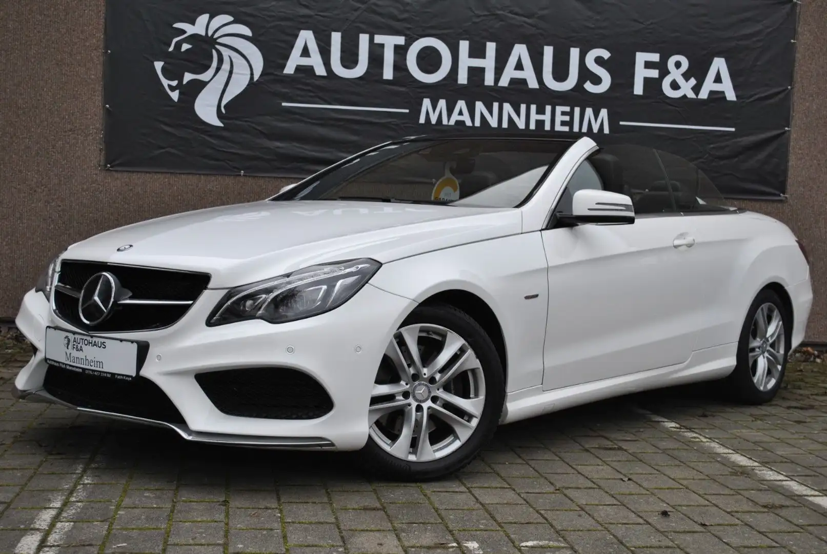 Mercedes-Benz E 320 Sport Edition LED ACC NAVI 2HAND 6ZYLINDE Weiß - 1