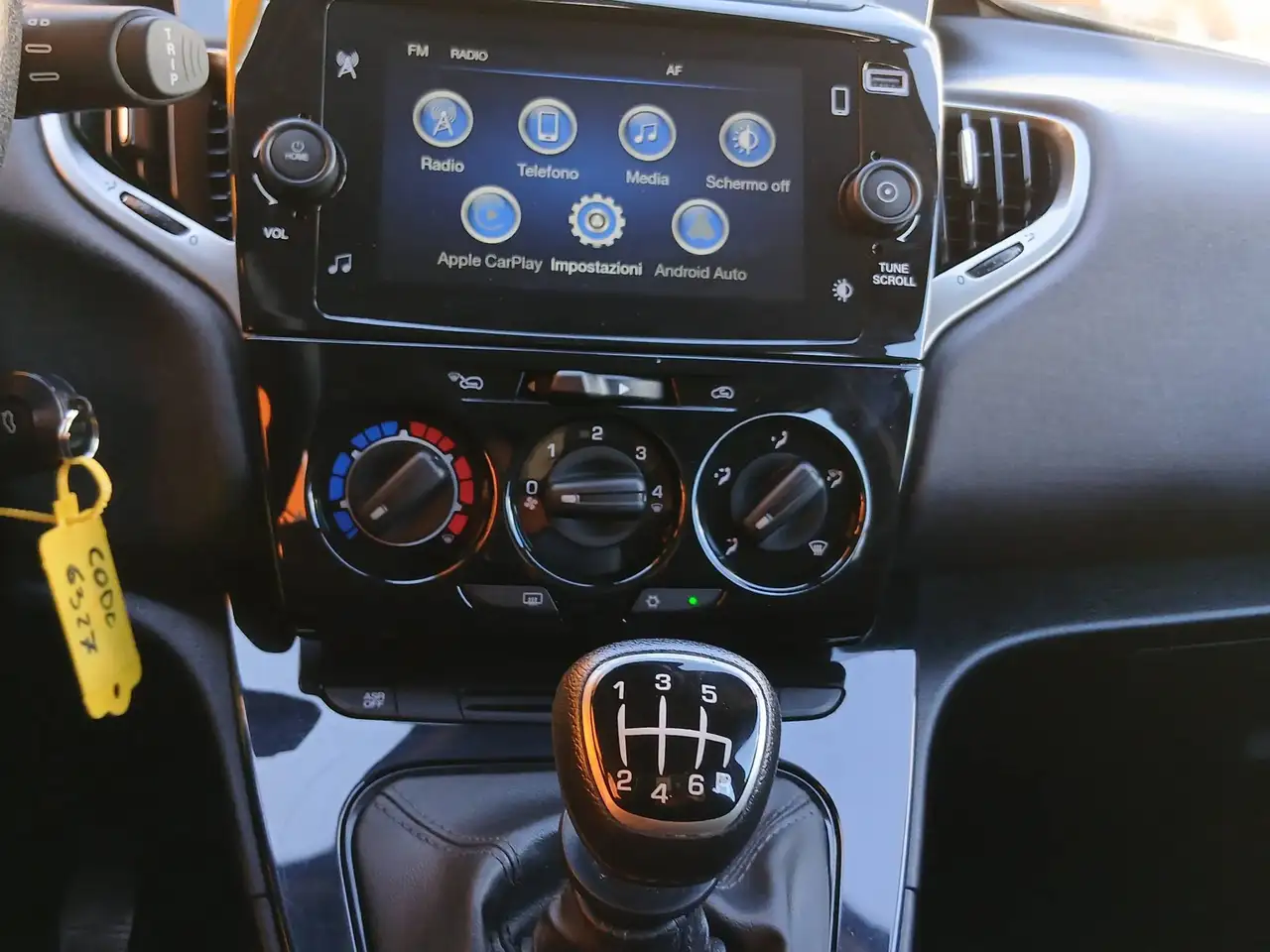 Lancia Ypsilon 2023 — фото 14