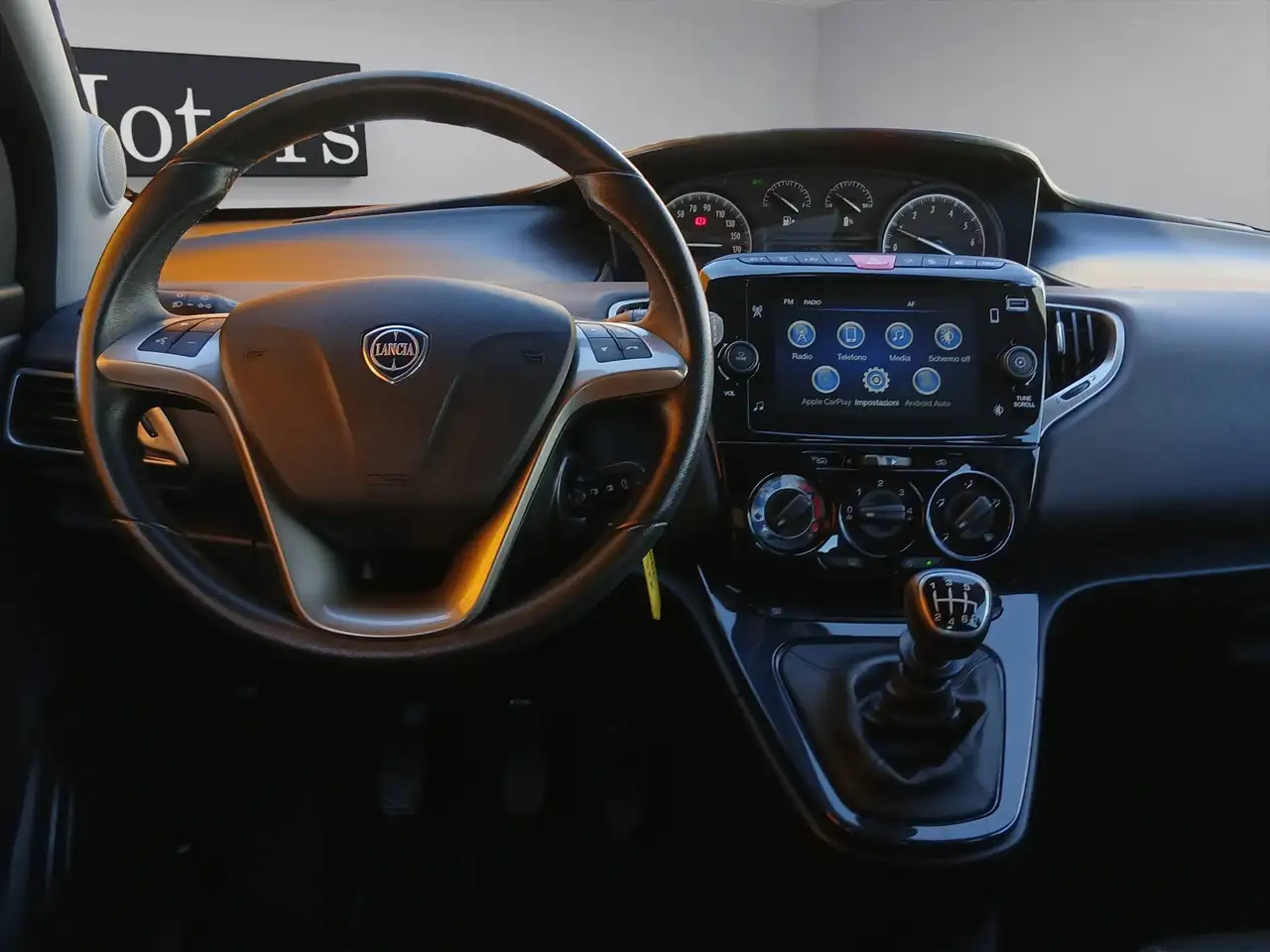 Lancia Ypsilon 2023 — фото 11
