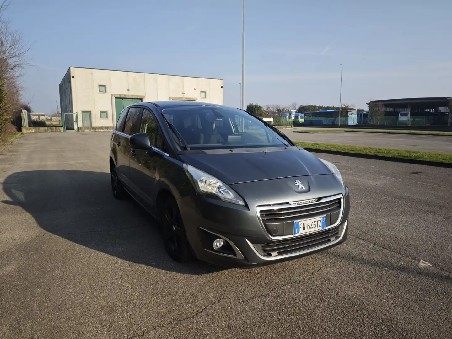 Peugeot 5008 1.6 e-hdi 8v Active s&s 115cv etg6 (robot) - 1