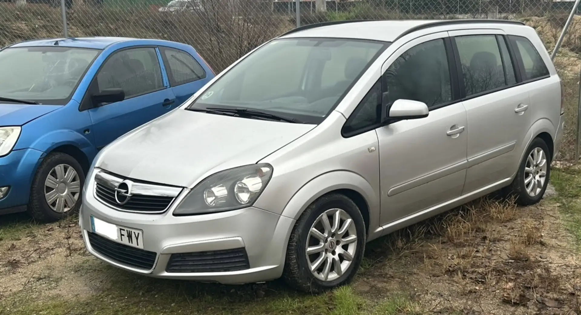 Opel Zafira 1.9CDTi Enjoy 120 Gris - 2
