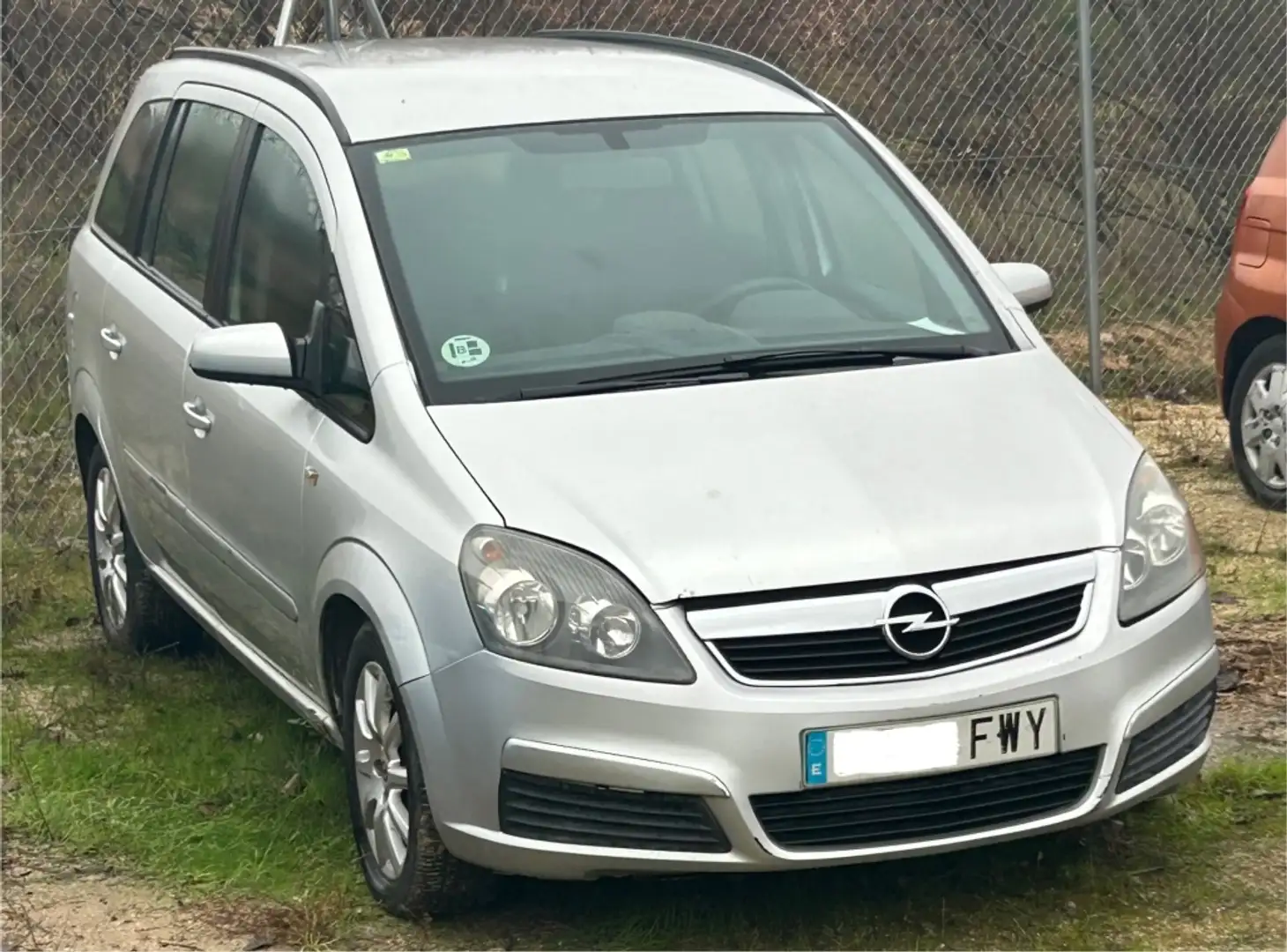 Opel Zafira 1.9CDTi Enjoy 120 Gris - 1