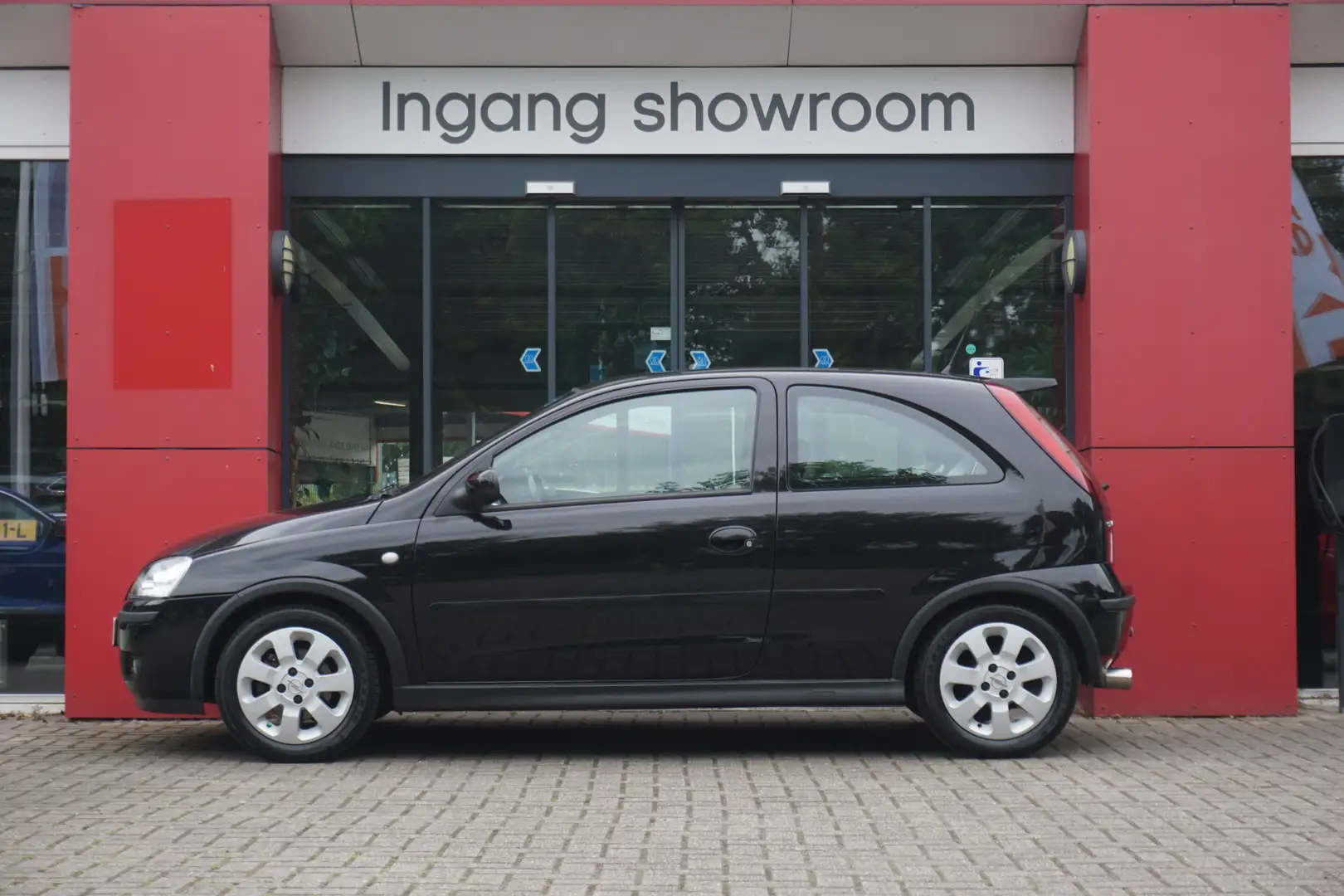 Opel Corsa 1.4-16V Sport | Origineel NL | Radio | Xenon | Lic Zwart - 2