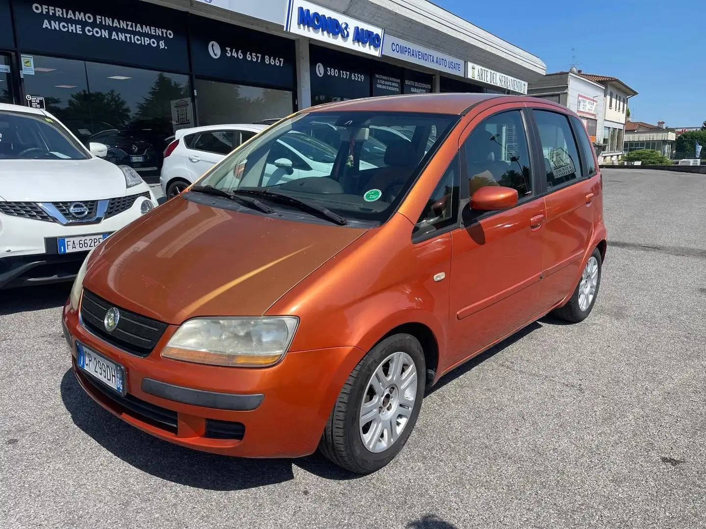 Fiat Idea 1.4 16v Dynamic Naranja - 1
