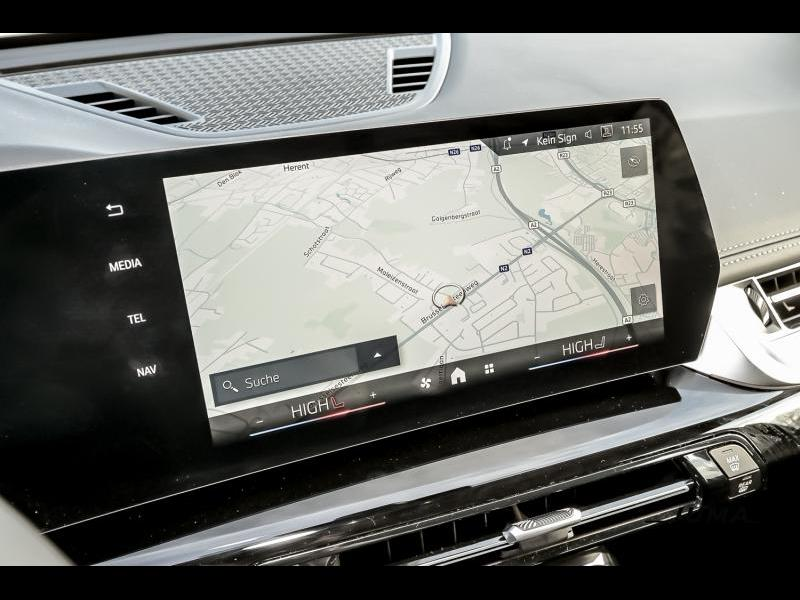 BMW X1 sDrive20i - xLine — photo 13