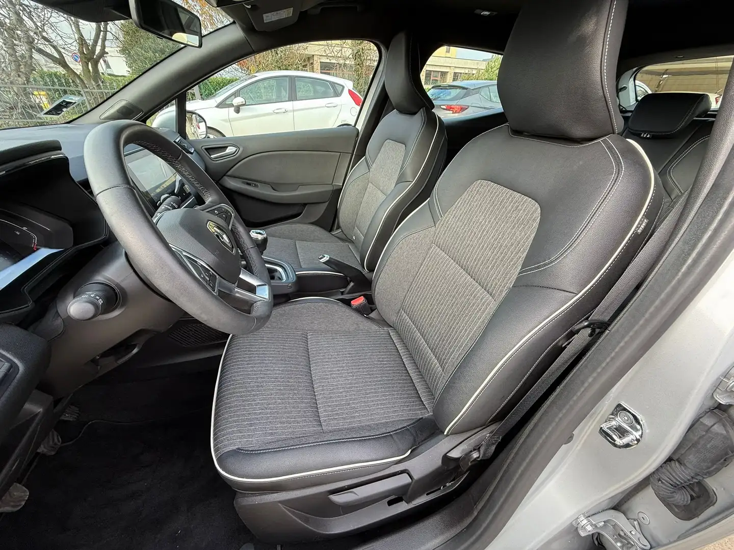 Renault Clio UNICO-PR tce Intens GPL 100cv 47.000KM Silber - 2