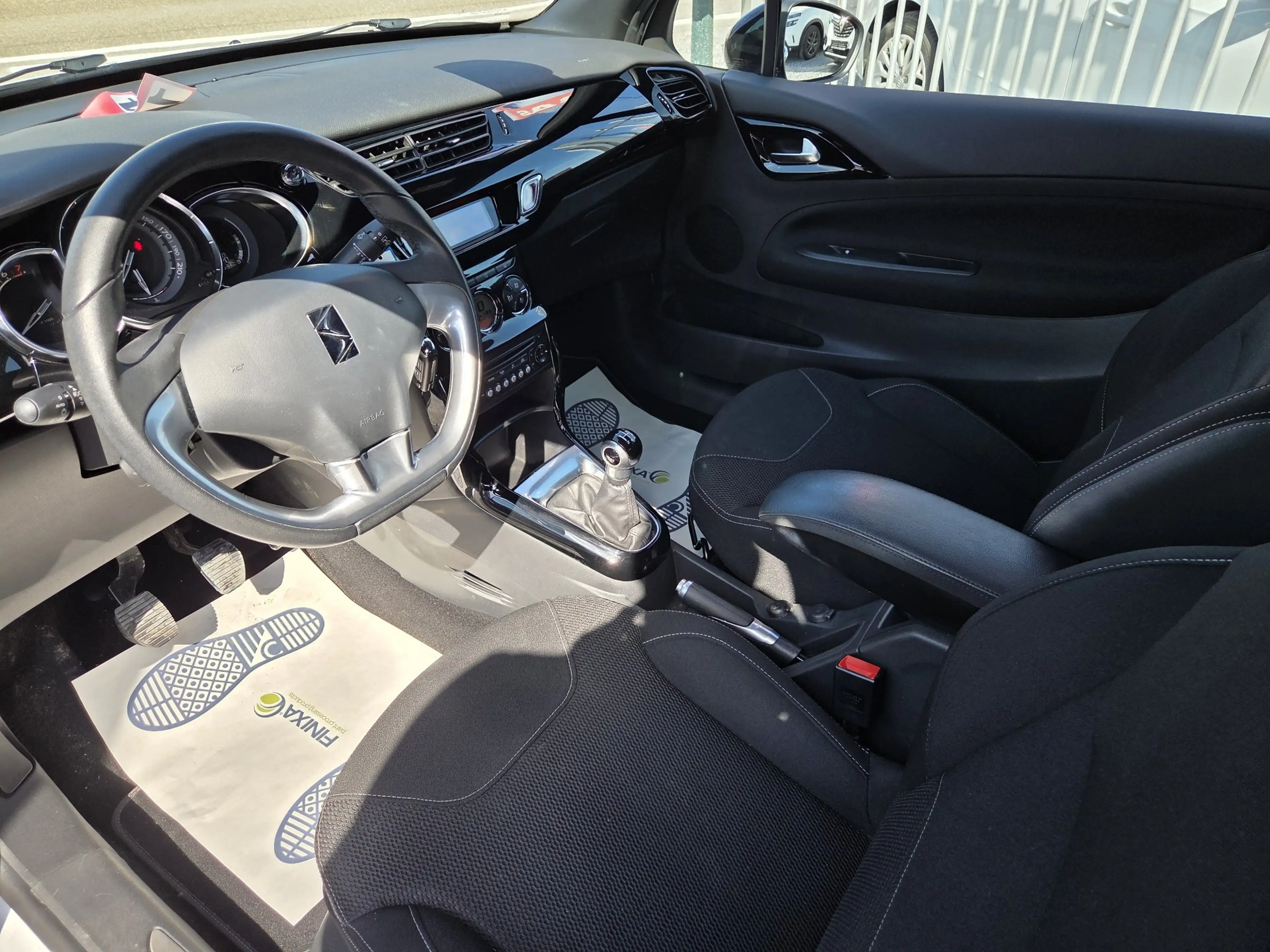 Citroen DS3 1.2i☆1jOMNIUMGARANTIE☆PARELMOER WIT☆CRUISE!☆PARKS — photo 8