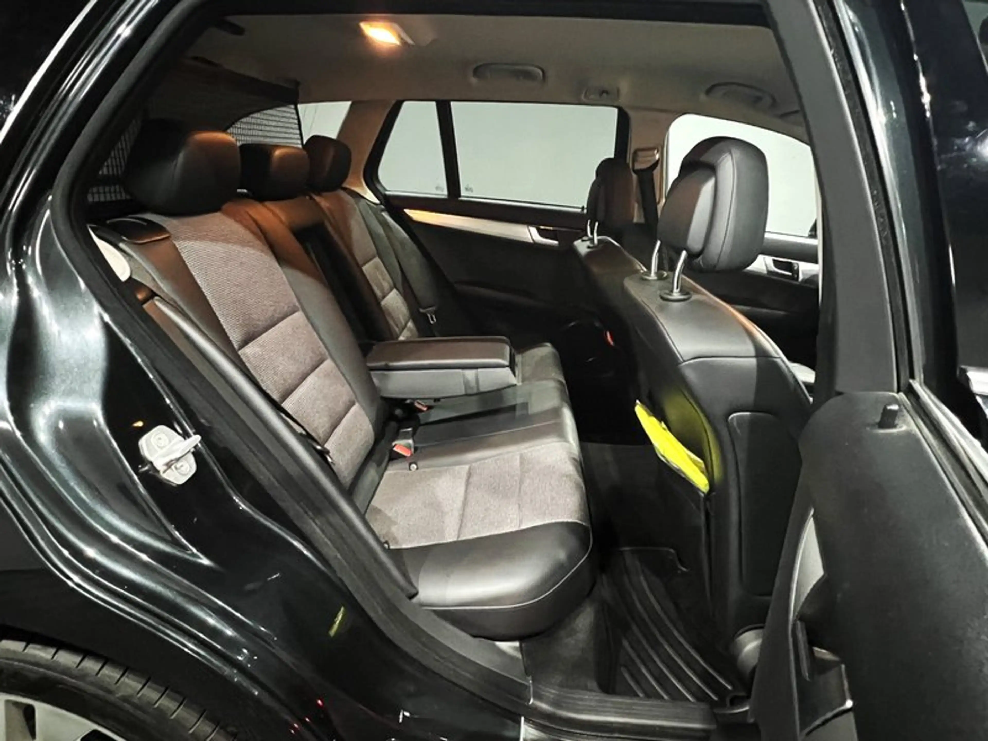 Mercedes-Benz C 250 CGI AVANTGARDE|AUTOM|LEDER|R-KAMERA|LED|NAVI — photo 12