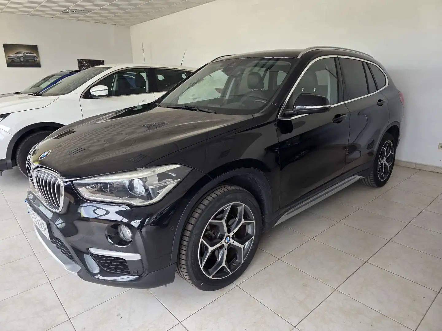 BMW X1 X1 sDrive 18dA Business Business Negro - 1